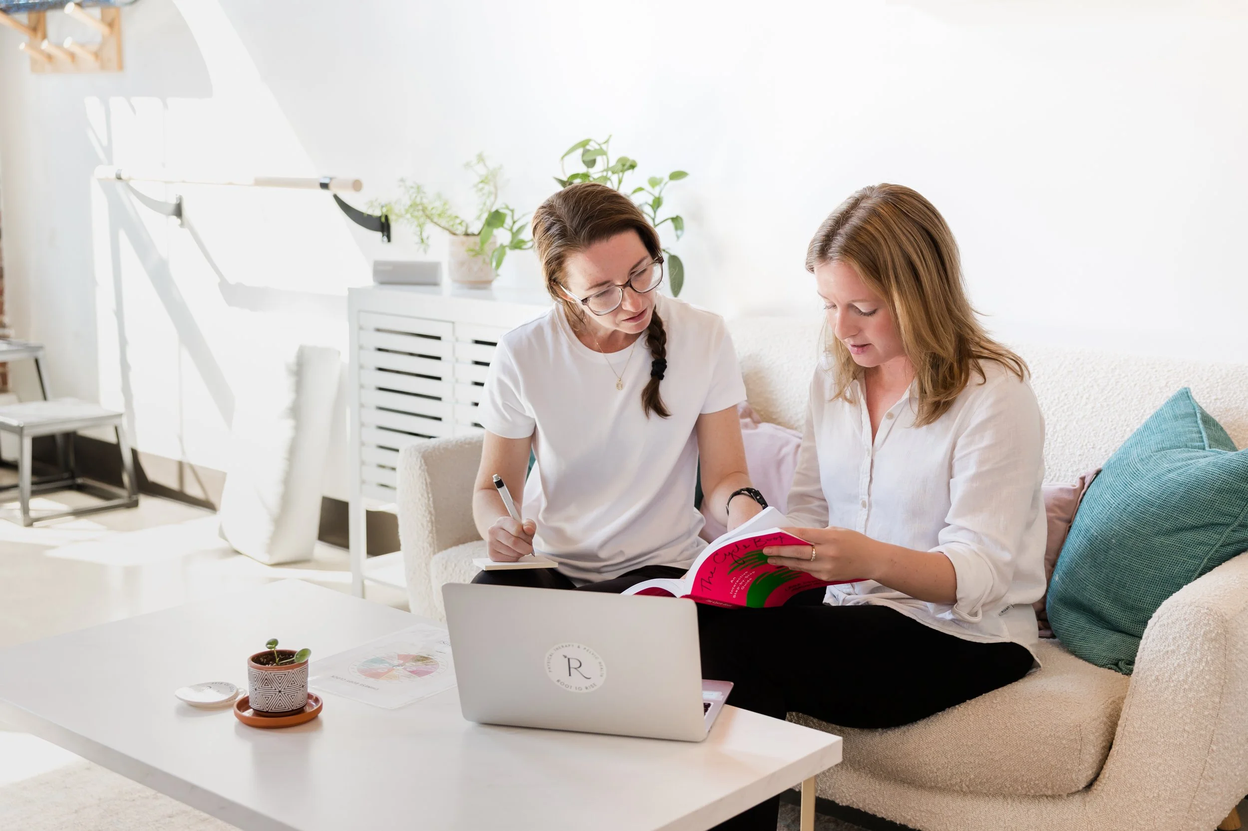 Physical Therapy vs. Acupuncture: Which Modality is Best for Pelvic Health?