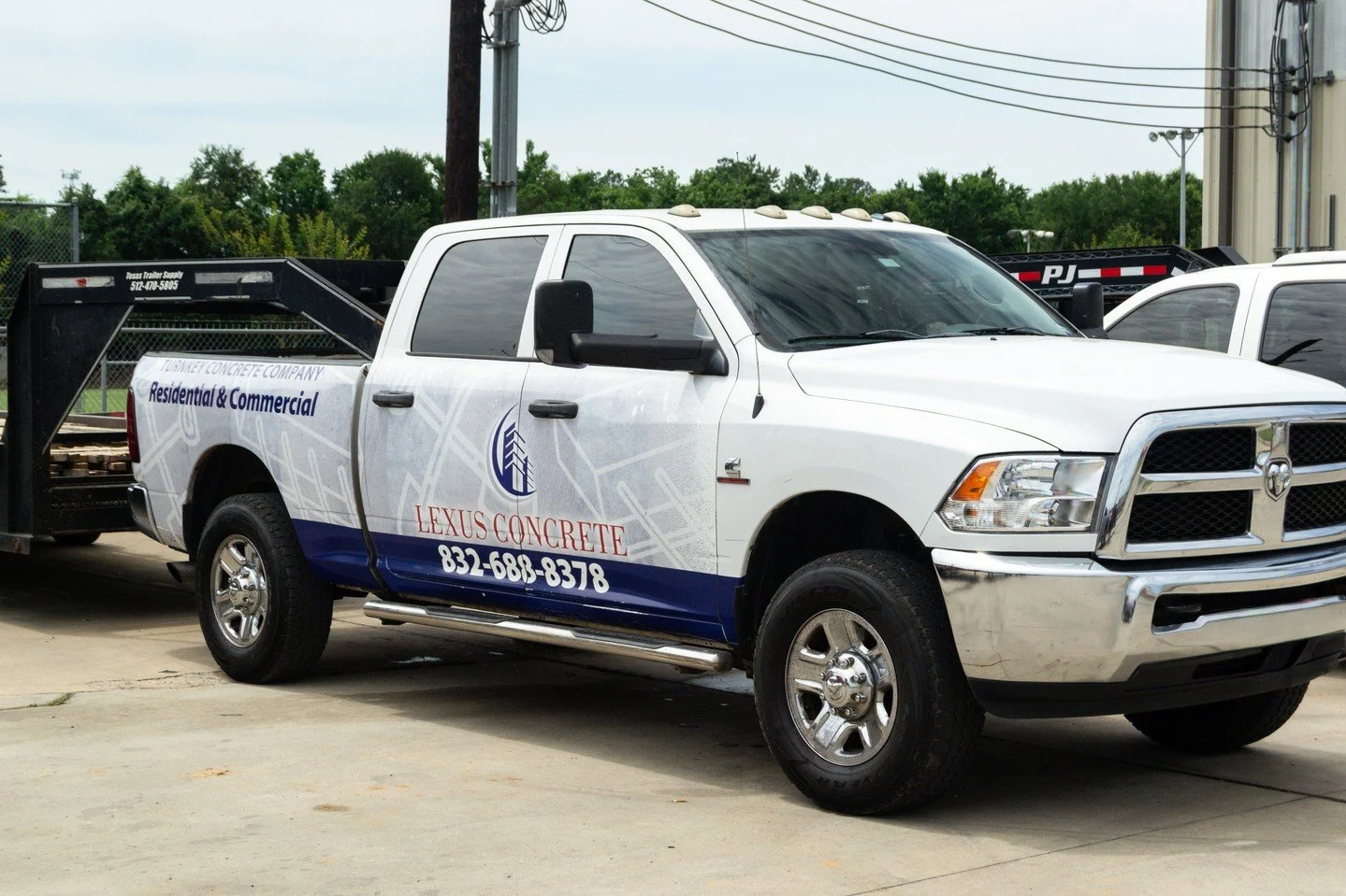 🚚 When you see our truck on site, you&rsquo;re seeing commitment in action. Whether it&rsquo;s a superintendent, a crew member, or the whole team, every visit reflects our dedication to moving your project forward the right way. 👷&zwj;♂️💪⁠
⁠
📲 (8