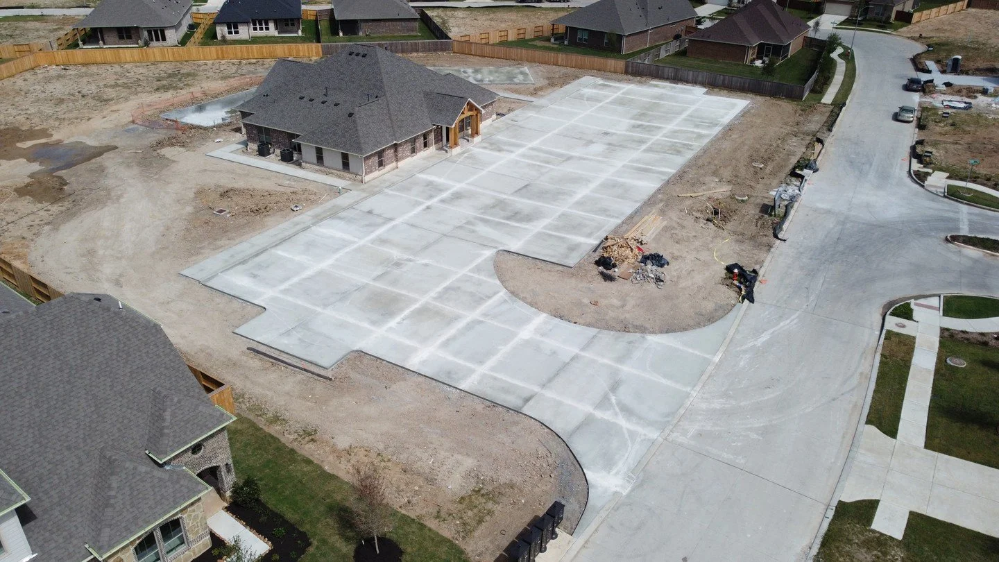 We&rsquo;re no strangers to large pours. Our team brings the skill, equipment, and experience to get it done right every time. 💪🏽🧱⁠
⁠
📲 (832) 688-8378⁠
🖥️ lexusconcrete.com⁠
⁠
#LexusConcrete #HoustonConcrete #TexasConcreteContractor #HoustonCons