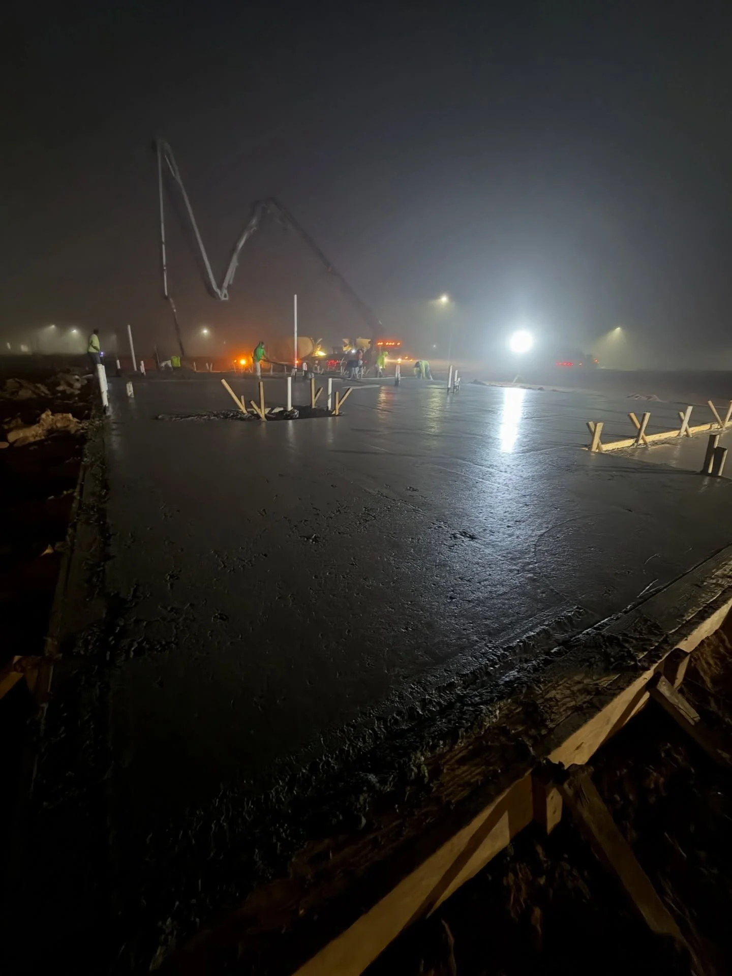 Early mornings. Clean pours. Real results.
This residential project was completed before most alarms even went off.