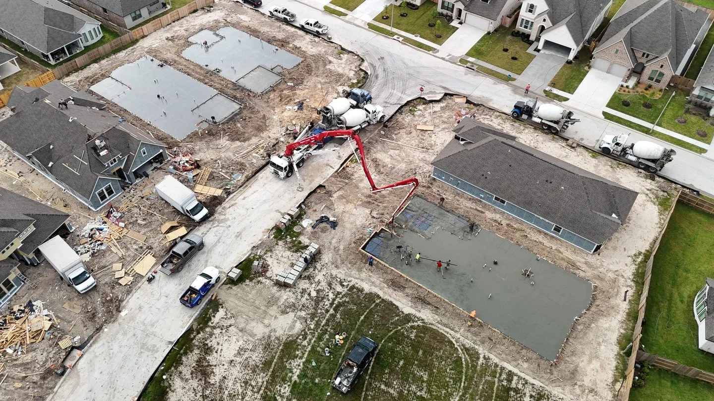 The quality of a concrete pour comes down to a few key factors: proper mix ratios, adequate slab thickness, correct base preparation, and controlled curing time. Skipping any one of these leads to premature failure.⁠
⁠
 At Lexus Concrete, every step 