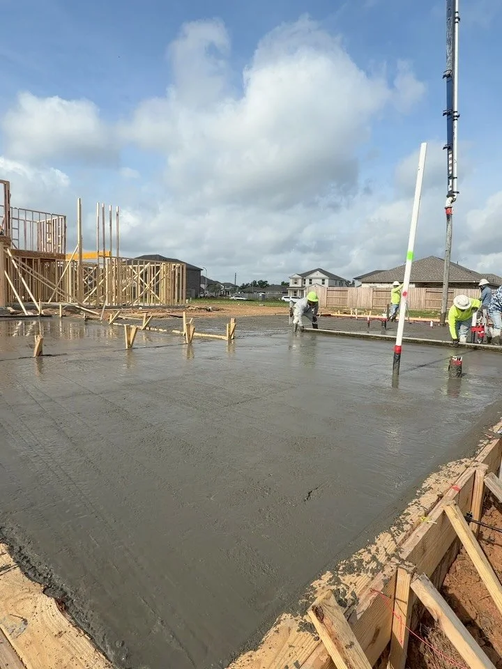 Brand new pour for a brand new home. Clean slate, clean finish.

#LexusConcrete #ConcreteContractor #HoustonTX #TexasBuilt