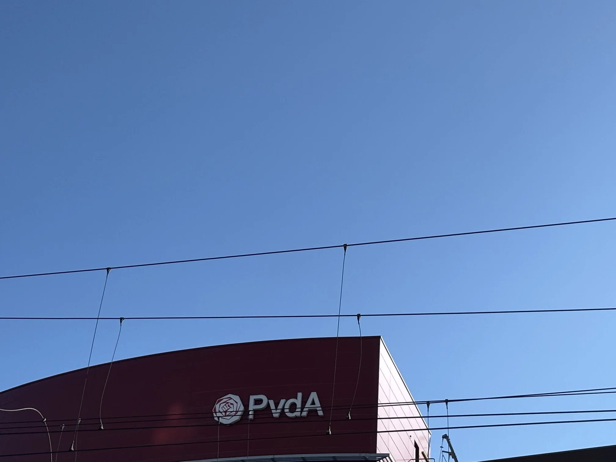 PvdA logo gebouw 5 : Rood Vooruit.jpeg