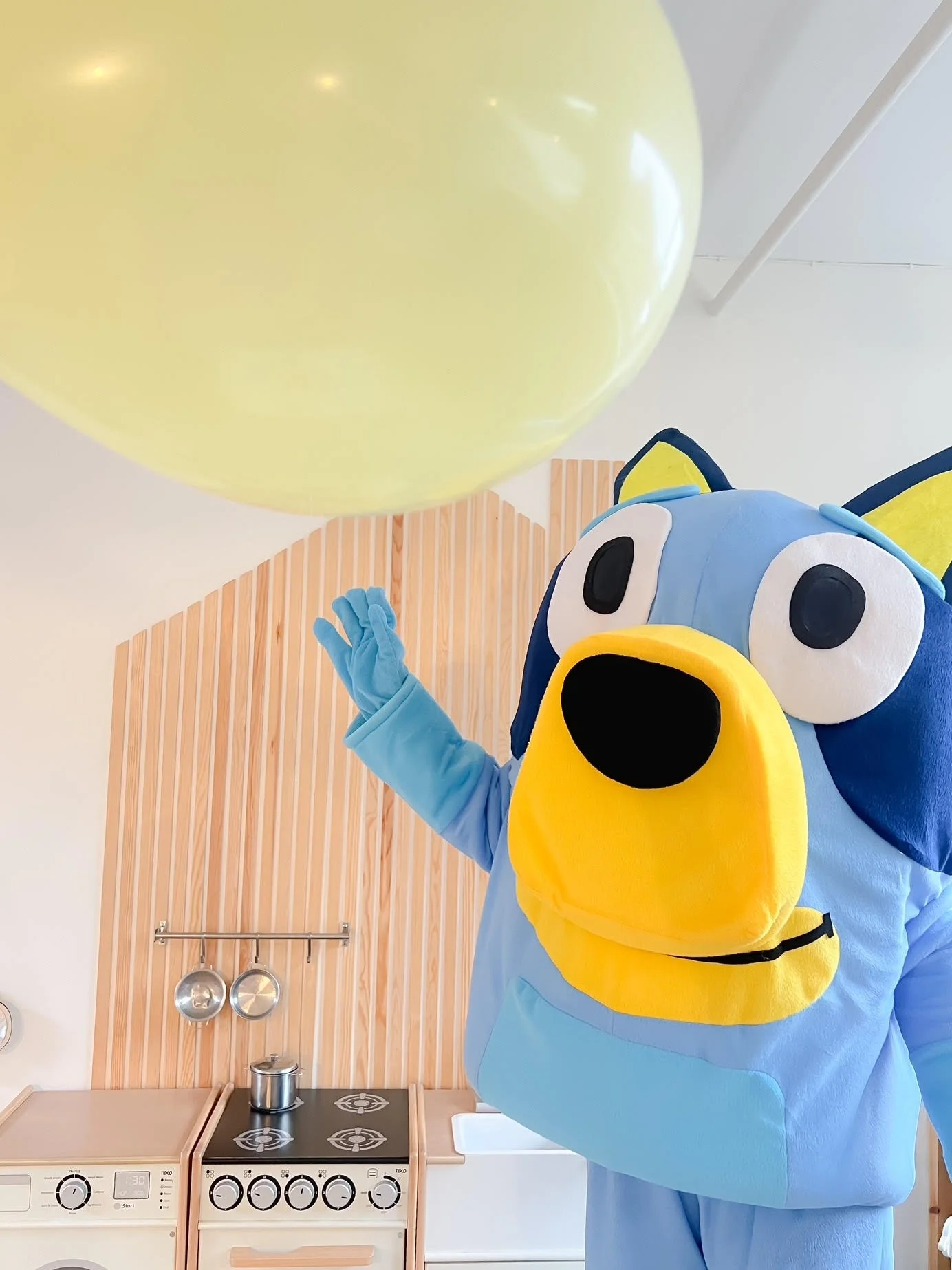 BLUEE.jpg