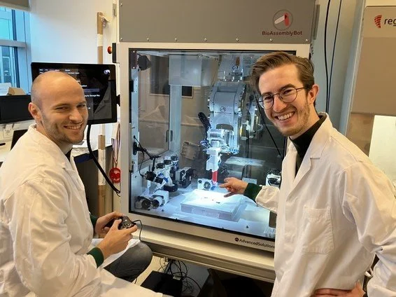 A HELPING HAND FROM OUR NEW BIOPRINTING ROBOT