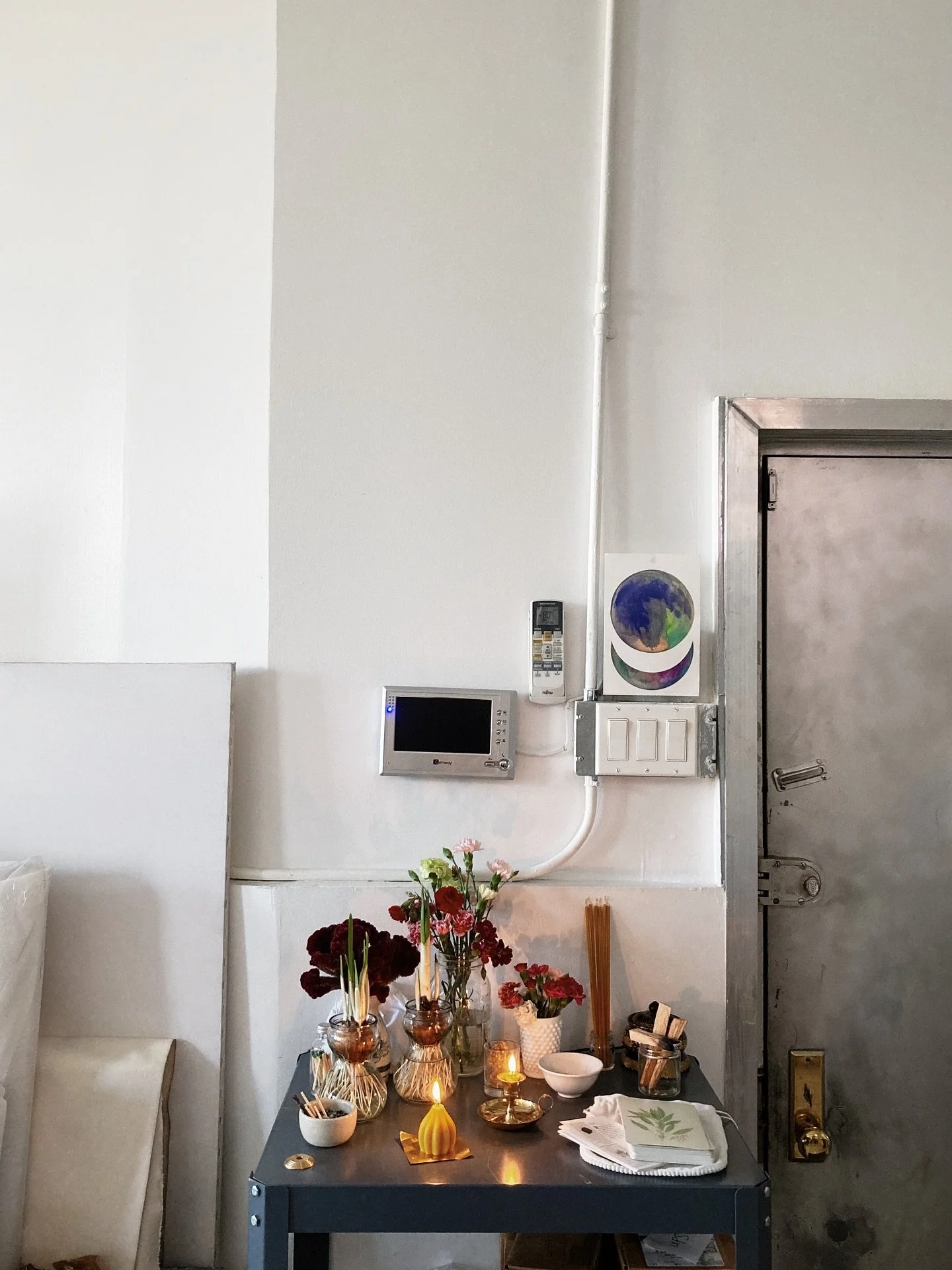 a little autumn magic in the studio this week. cozied up putting all your orders together. grateful for every single one. nourishing treats for skin + spirit as the days grow shorter. steep a cup of tea, step into a warm bath. take your time 💕