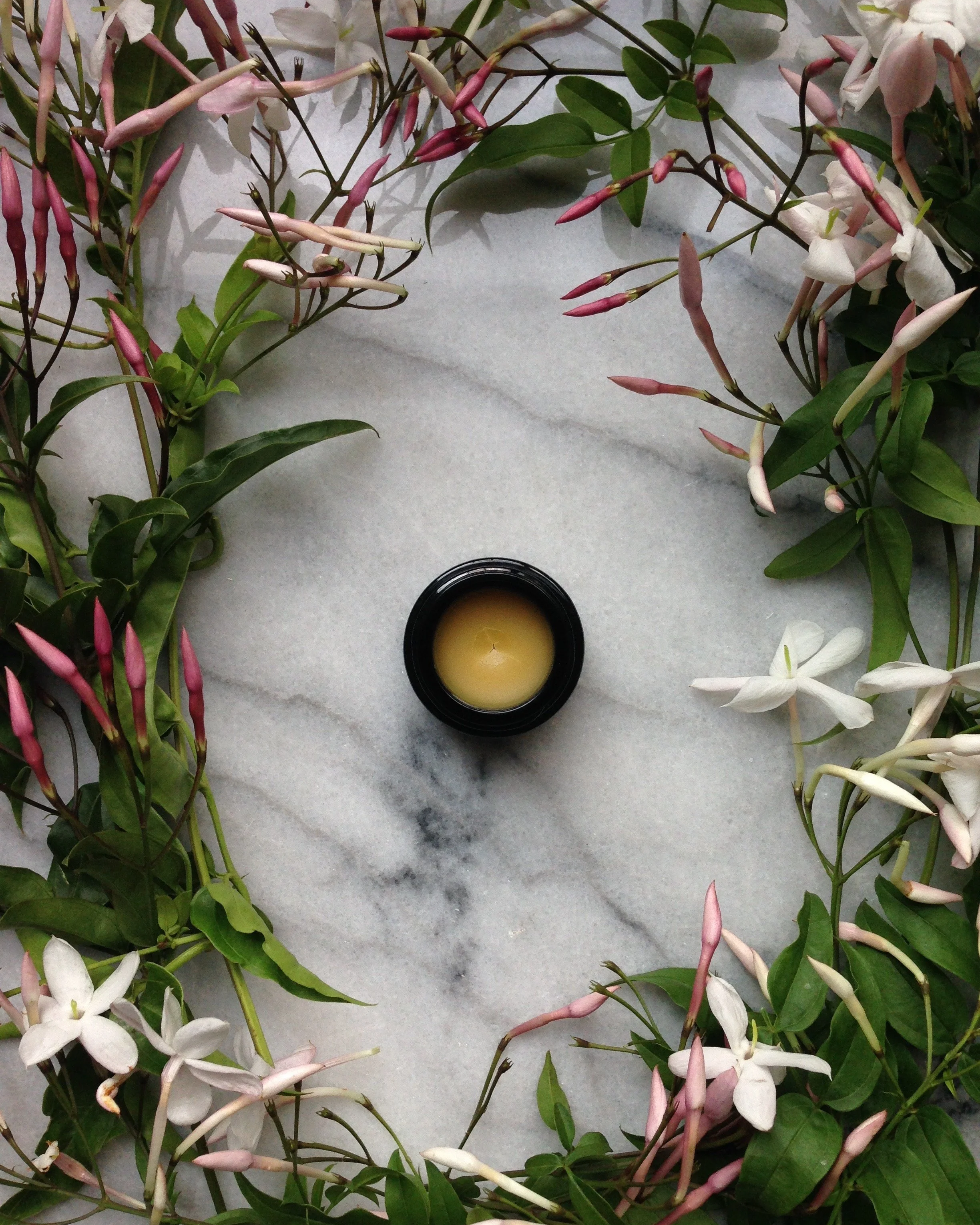 marble+%26+milkweed+%7C+perfume+serum+no.+1+with+jasmine+flowers+2.png