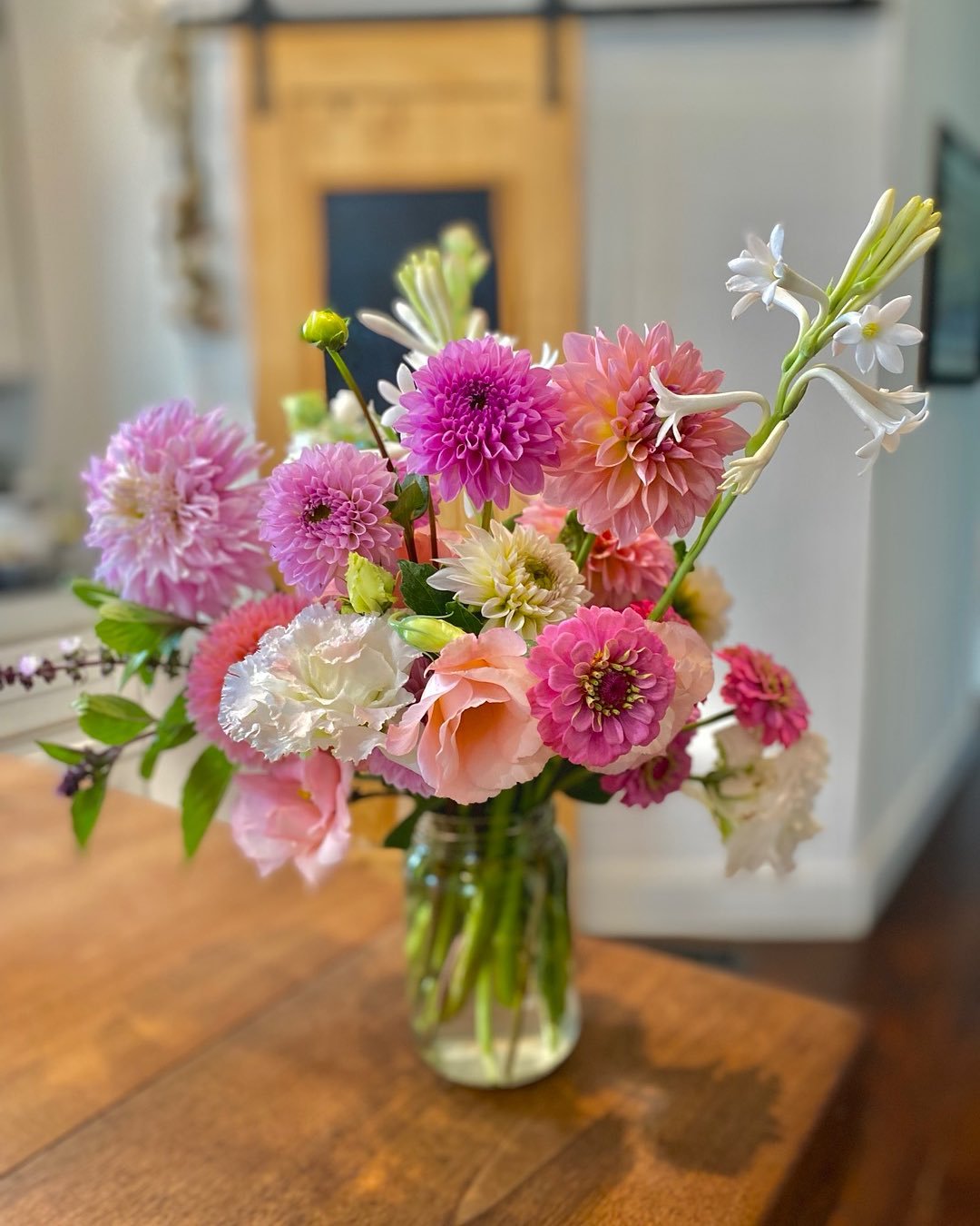 We can&rsquo;t wait to share all the beautiful dahlias! Make and take bouquet bar this Sunday @2:00 pm @orangehatbrewingco