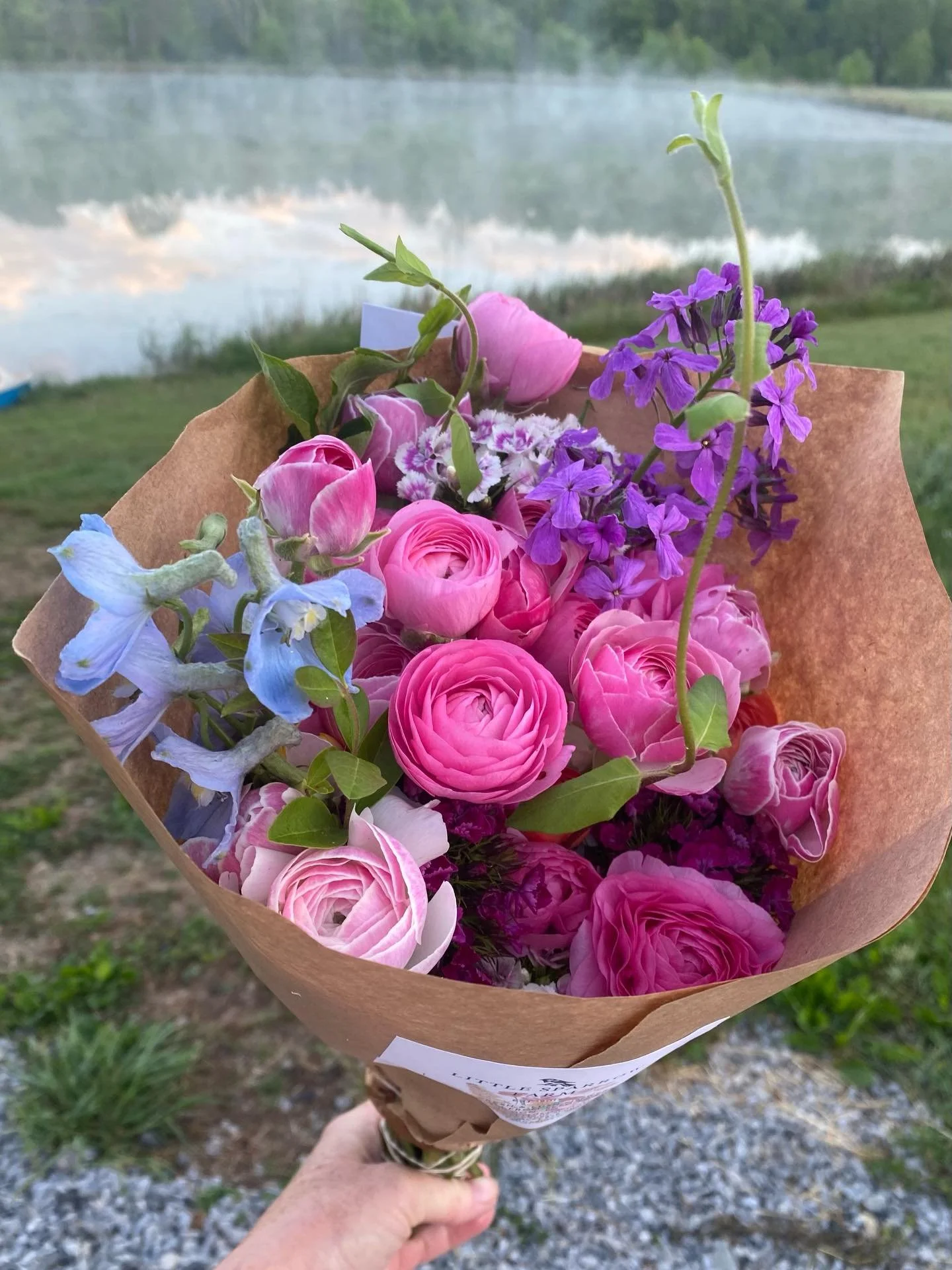 We have a winner!!!!🏆🏆💐💐💐💐
Congratulations @marybethmaddoxknox  you have won the 2 Spring Bouquets!! Please message me for details :)
Thank you to all the flower lovers and supporters who played along. Have a wonderful weekend!