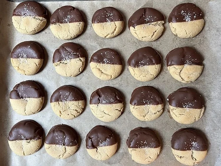  Allrecipes  
Chocolate Chipless Cookies  
PHOTO BY: ALI DOMRONGCHAI