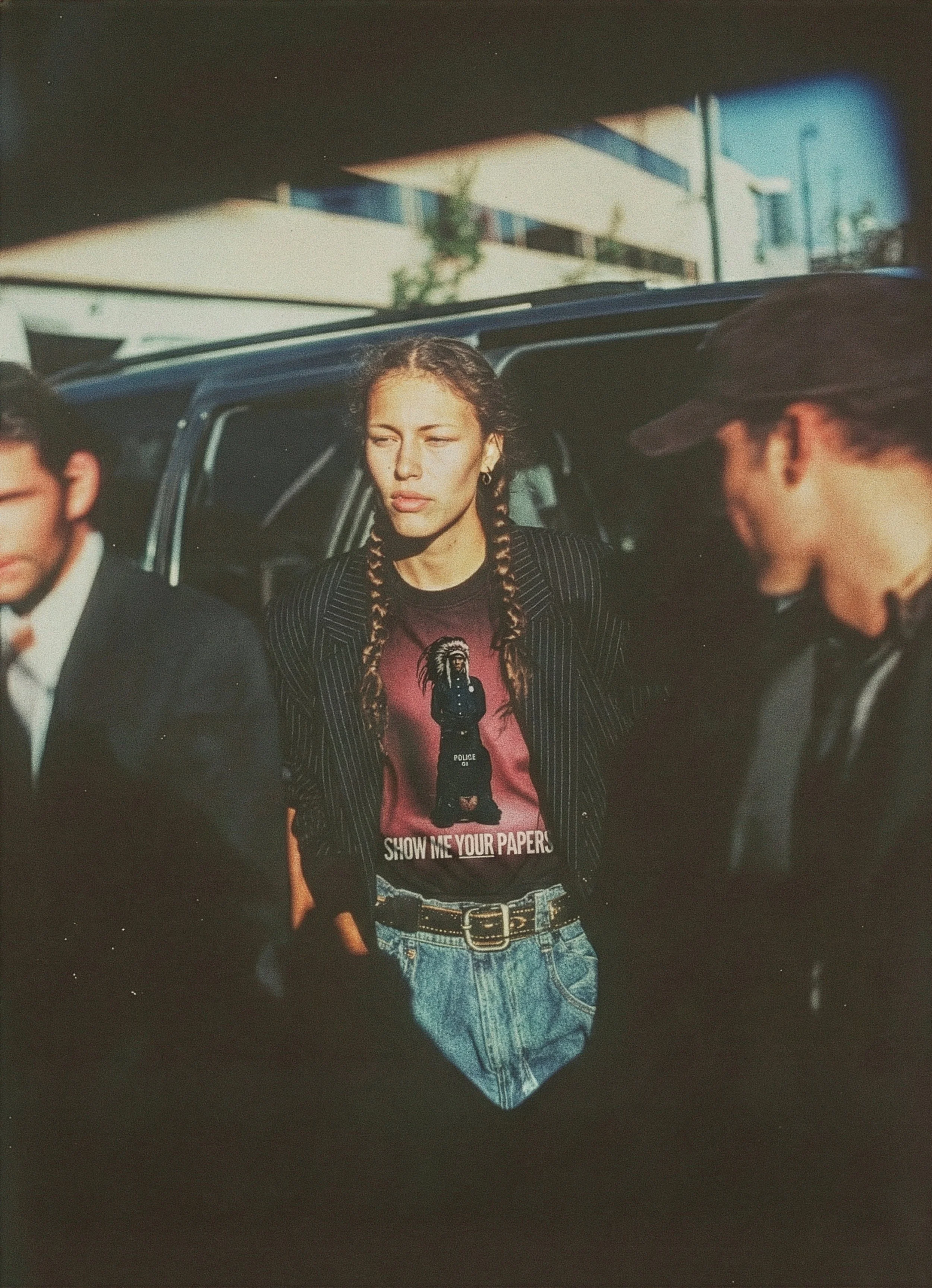 Show me your papers - Regular fit unisex t-shirt