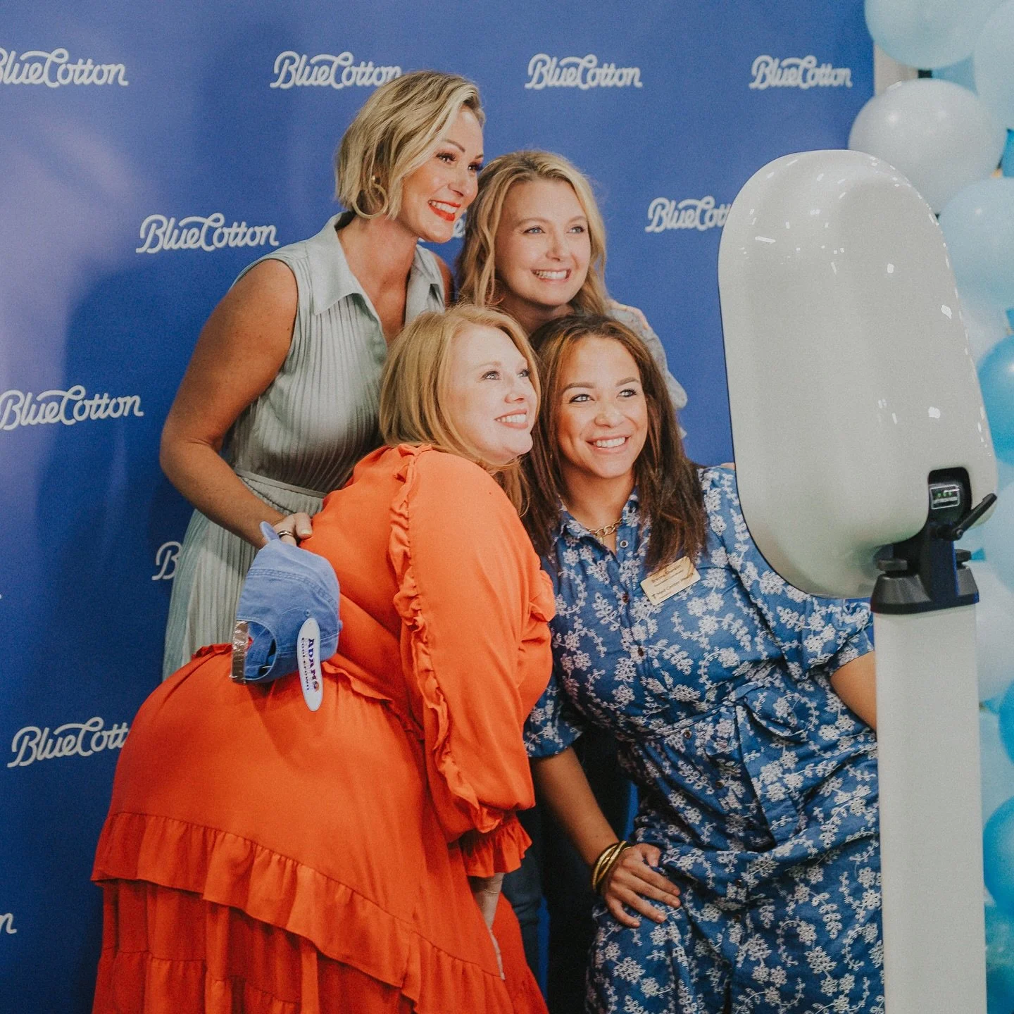 We bring the photobooth fun to corporate events to:

- Provide entertainment
- Encourage social sharing + organic buzz
- Brand their experience
- Collect opt ins for marketing 
- Bank lasting content for brand promotion

Partner with us for your next