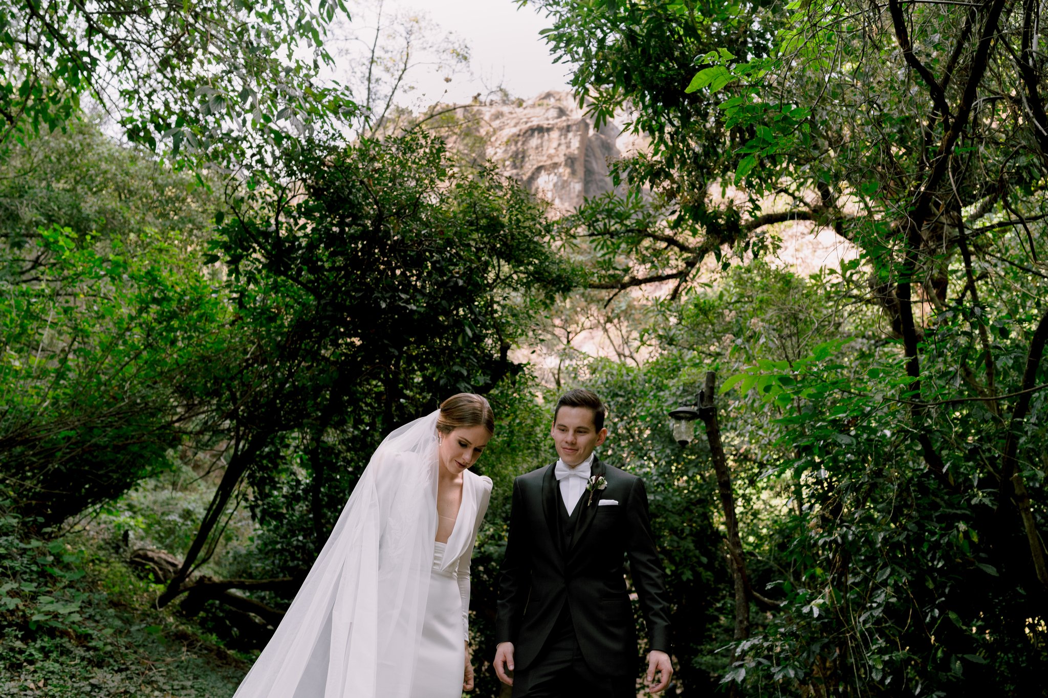 BODA-TORI-NETO-BAJO-LA-MONTANA-TEPOZTLAN-MORELOS-WEDDING-DAY51.jpg