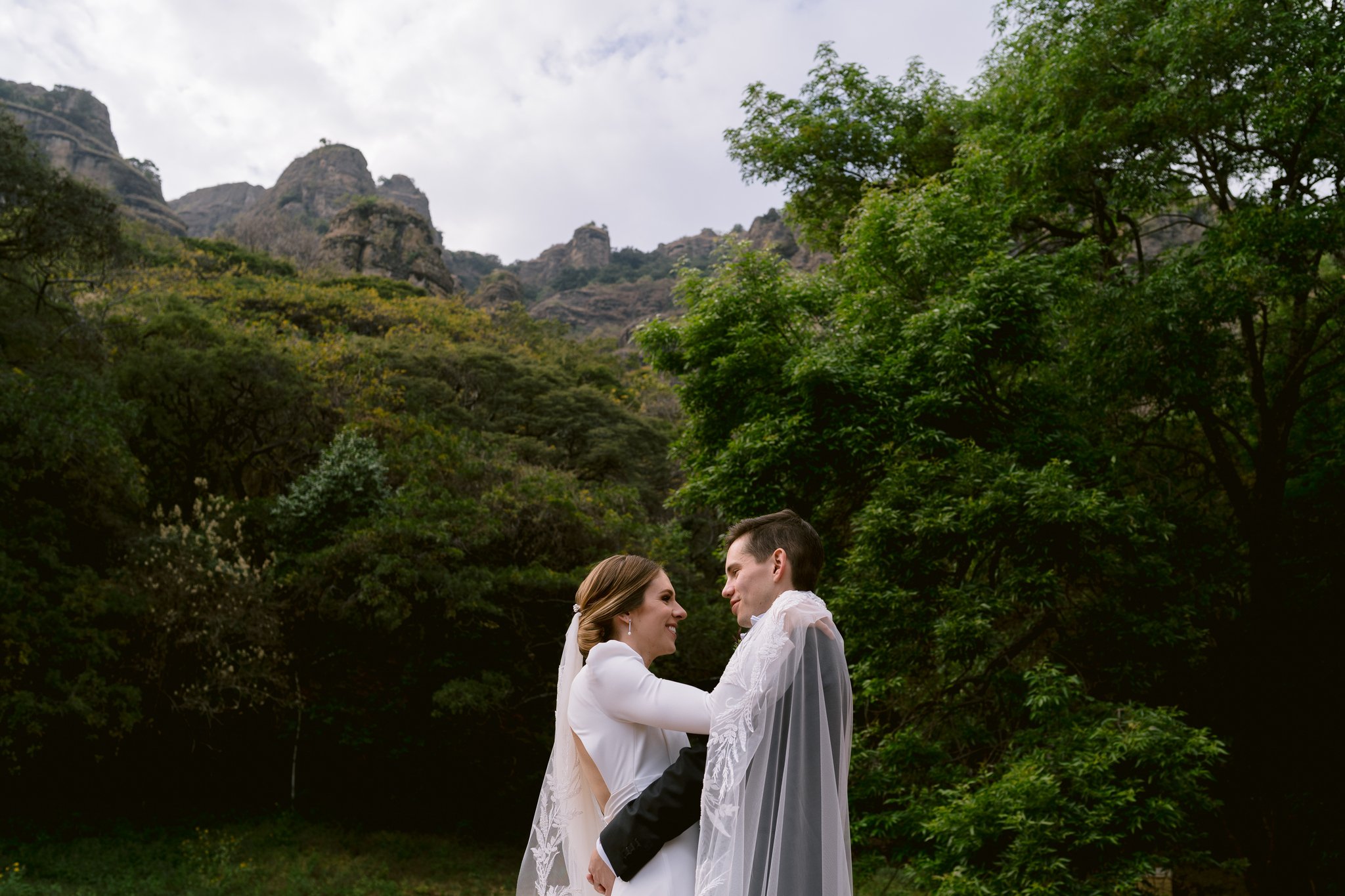 BODA-TORI-NETO-BAJO-LA-MONTANA-TEPOZTLAN-MORELOS-WEDDING-DAY78.jpg