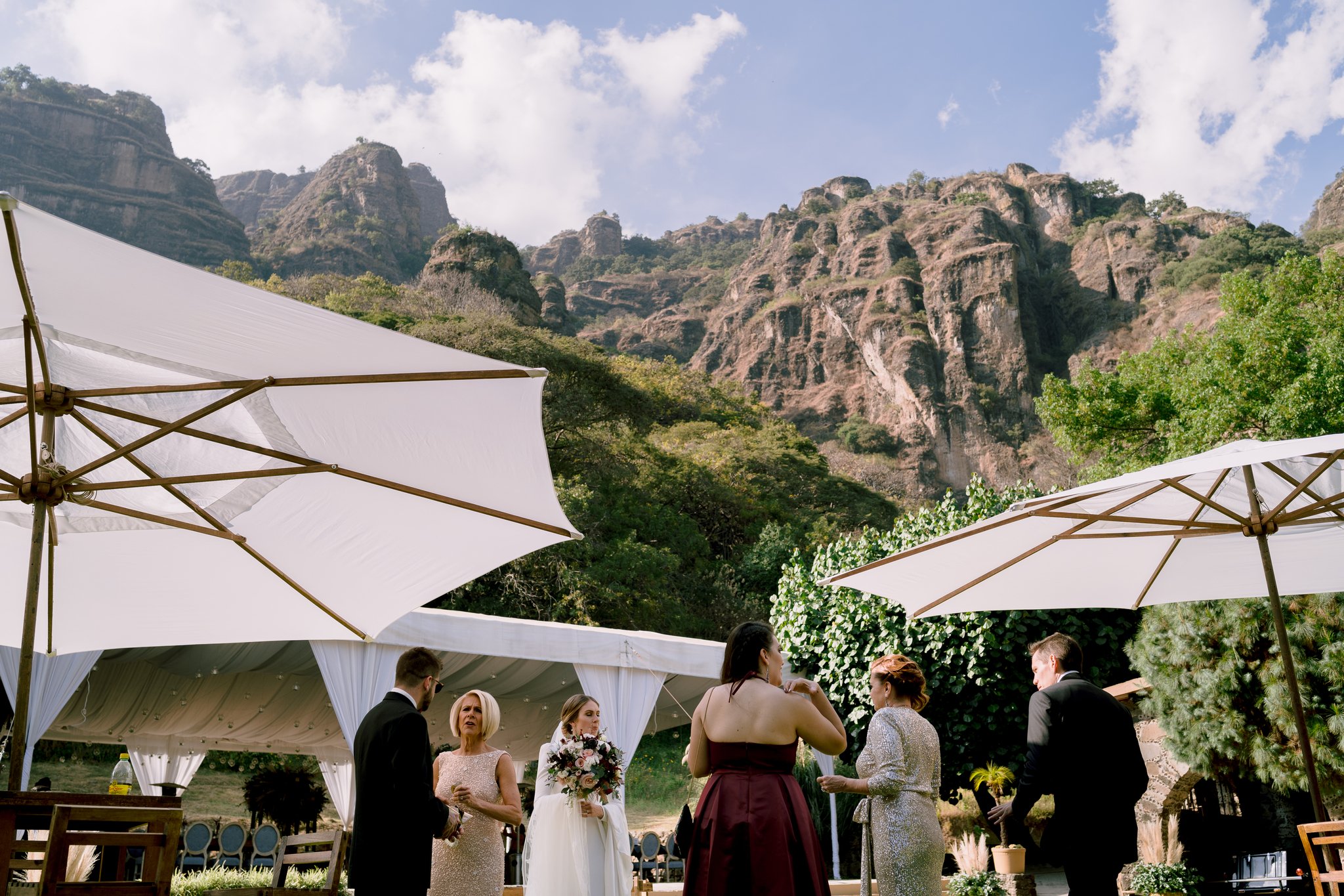 BODA-TORI-NETO-BAJO-LA-MONTANA-TEPOZTLAN-MORELOS-WEDDING-DAY58.jpg