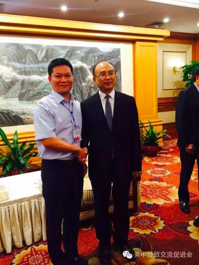   深圳市市委副书记， 市长许勤会见英中经贸交流促进会会长陈志明（左一） 