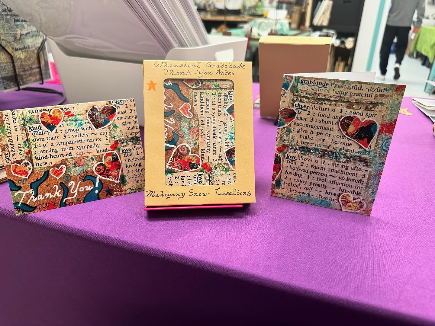 Just sold my first boxed set of cards!!! Yahoo!!😁😁 #stpaulartcrawl

https://www.mahoganysnowcreations.com/shop/boxed-set-small-notecards