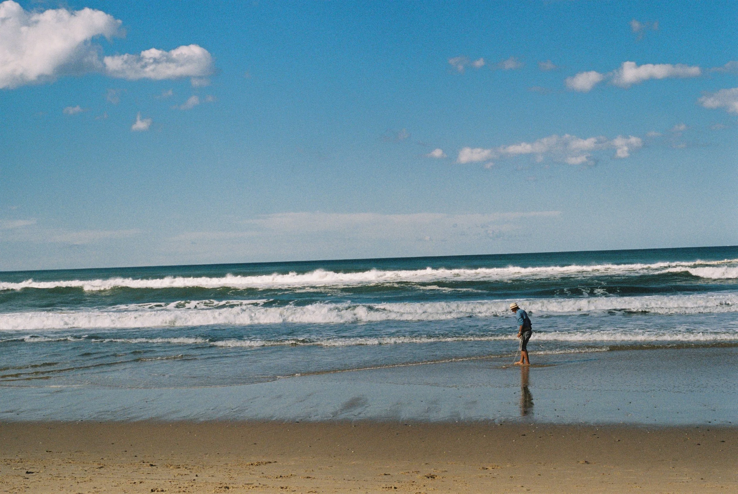 Sifting for gold, Buddina
