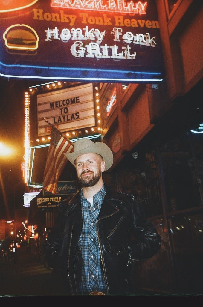 Robert’s Western World
