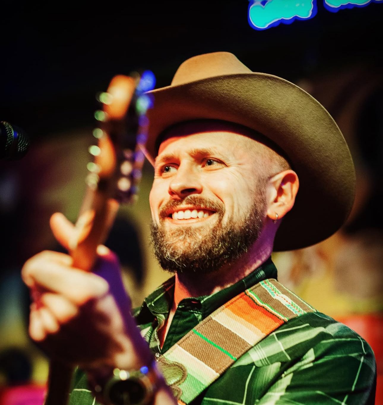 Robert’s Western World