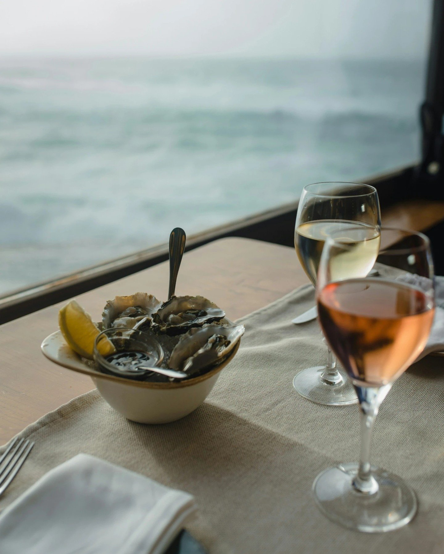 🍷🦪 Calling all oyster aficionados! It's time to elevate your palate with the perfect pairing: oysters and wine. Whether you prefer a crisp Sauvignon Blanc or a buttery Chardonnay, there's nothing quite like the harmonious dance of flavors when wine