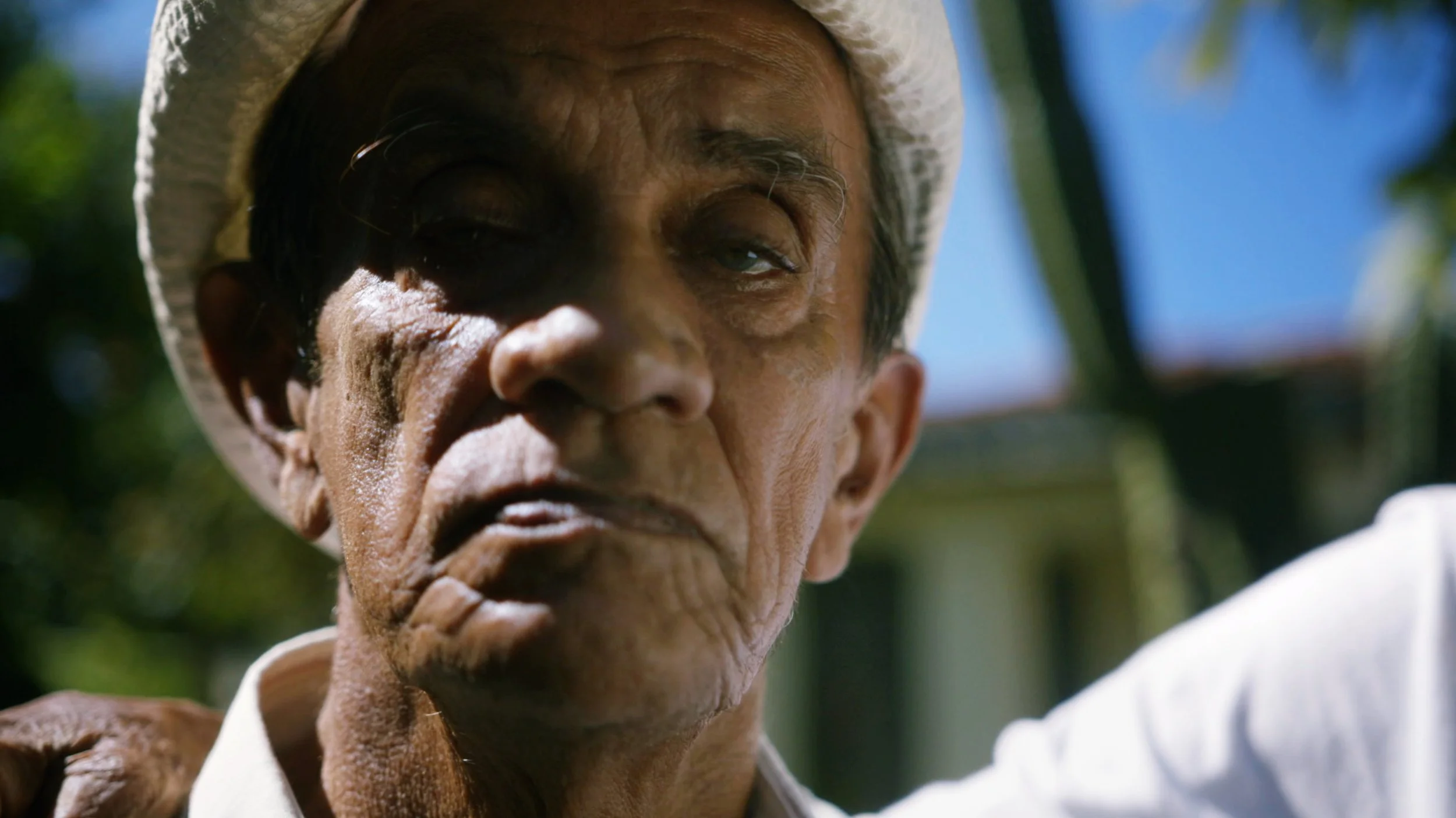 Bildschirmfoto 2025-12-18 um 9.28.51 PM.jpg