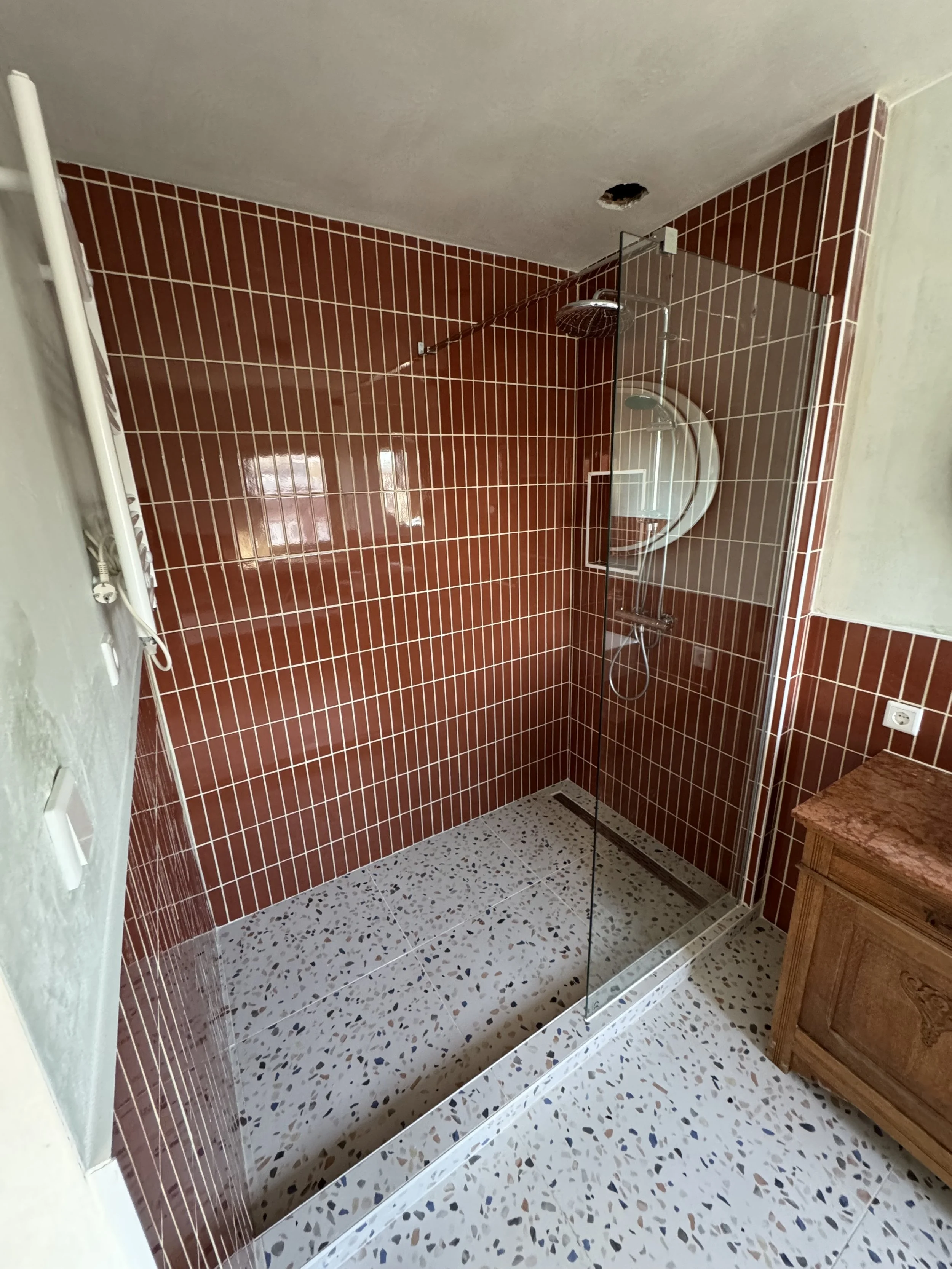 Verbouwing renovatie badkamer tegelwerk tegelen