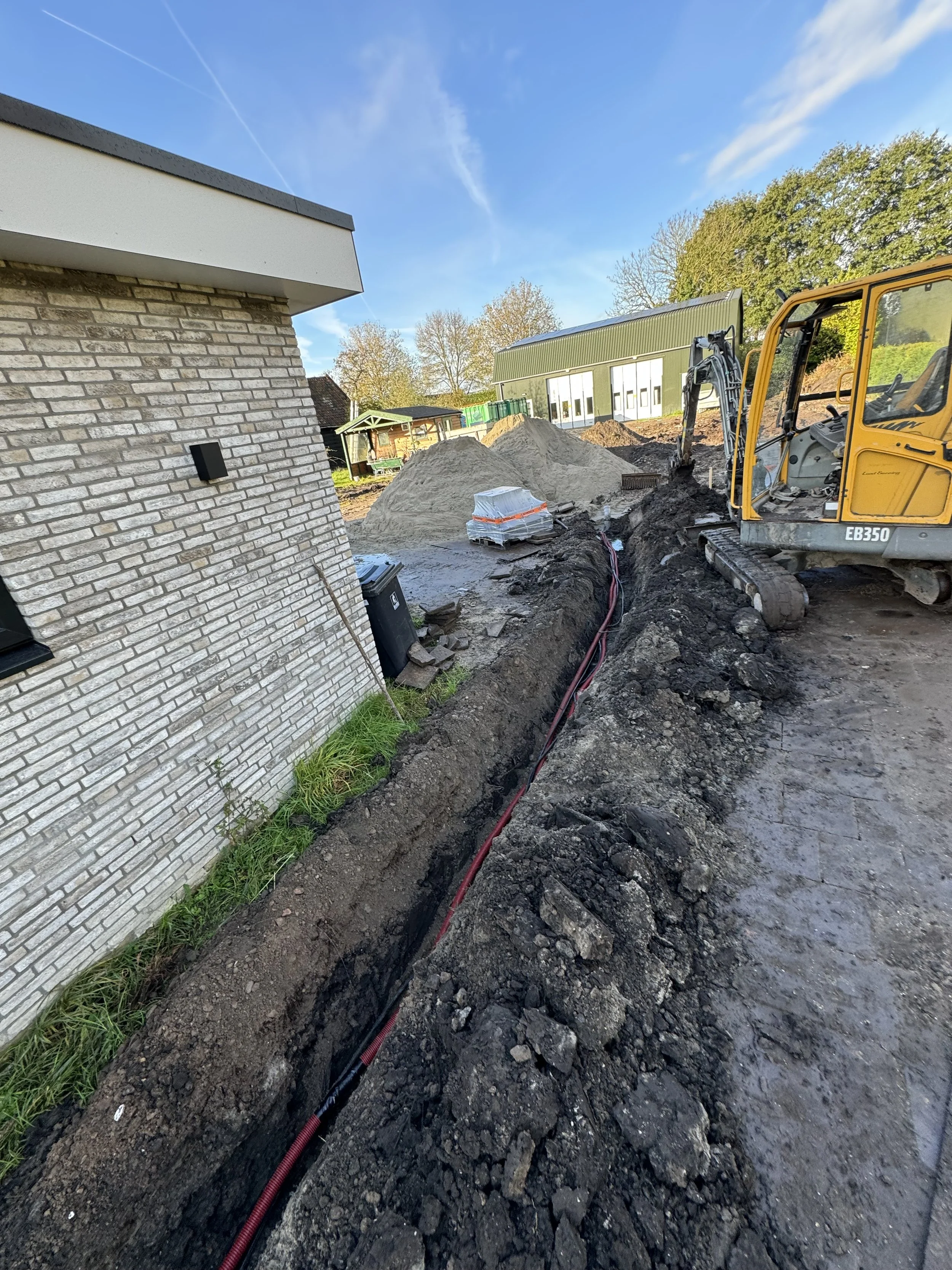 Graafwerkzaamheden graafmachine regio Rotterdam, Zuid-Holland, graven