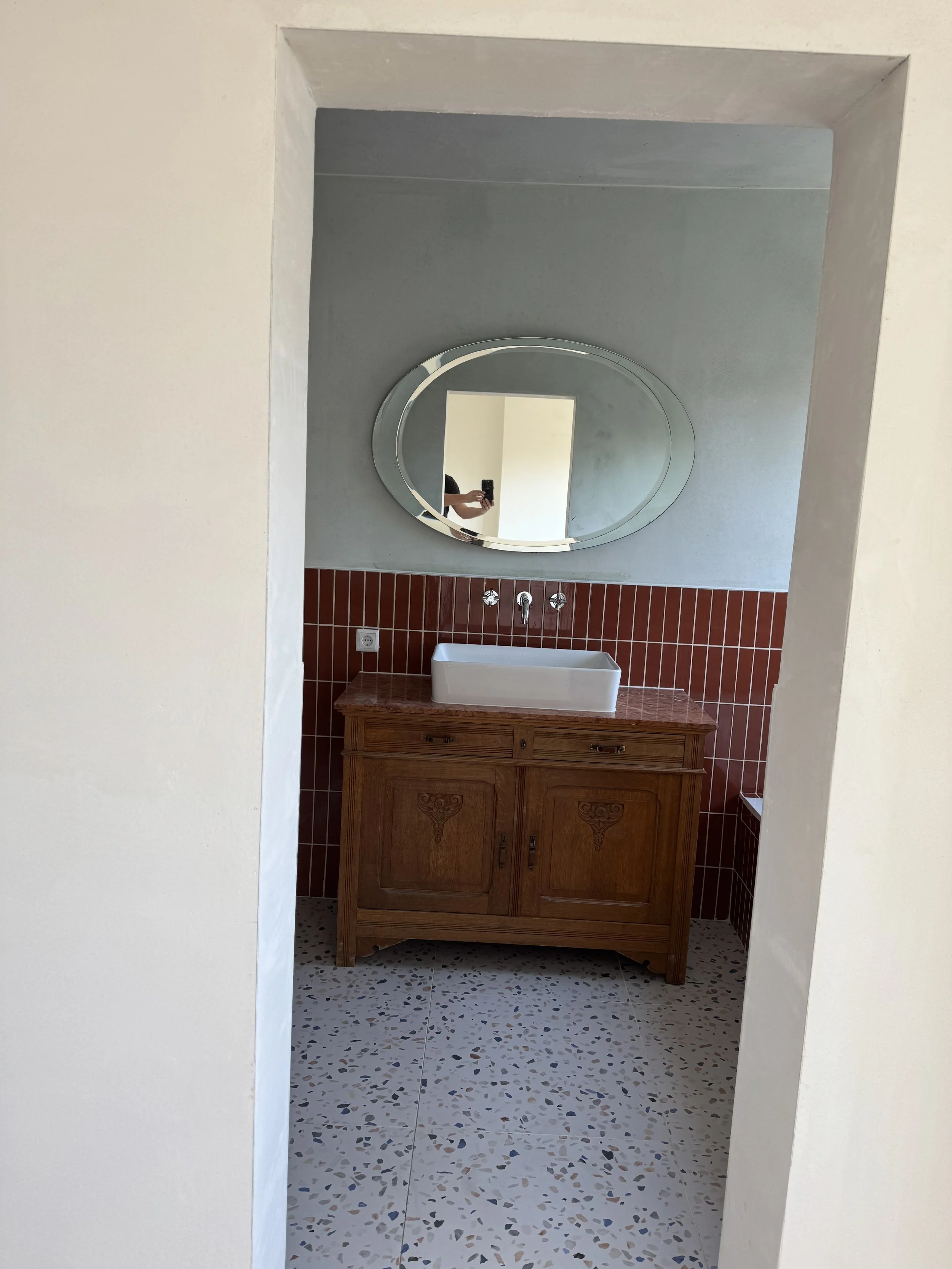 Verbouwing renovatie badkamer tegelwerk tegelen