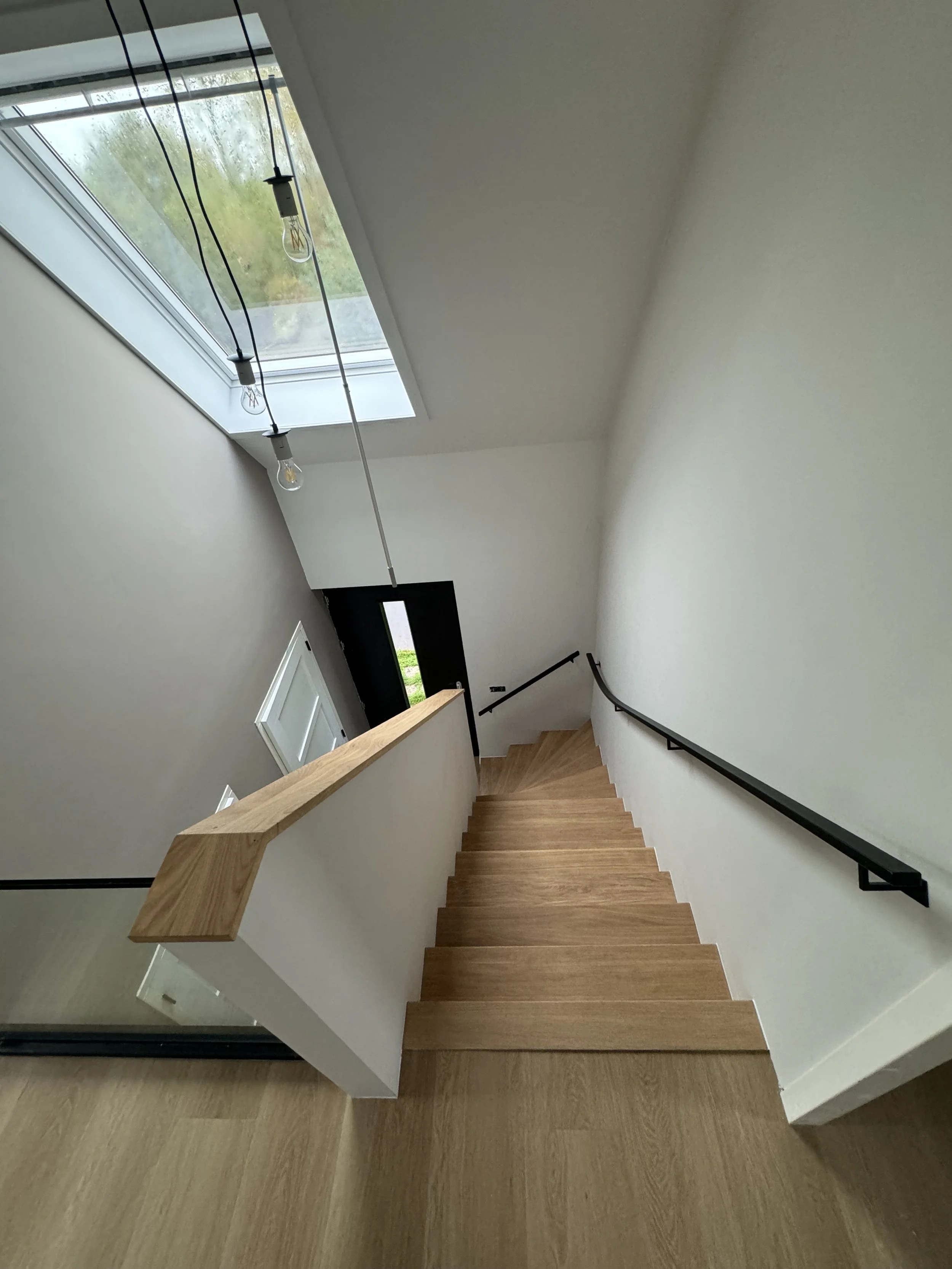 Complete afwerking hal en trap nieuwbouwwoning regio Rotterdam