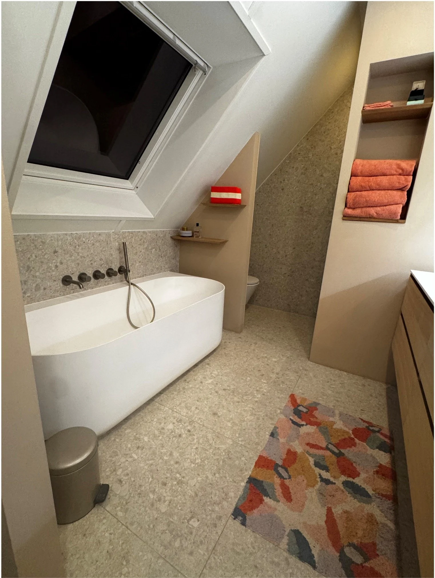 Verbouwing nieuwbouw badkamer tegelen