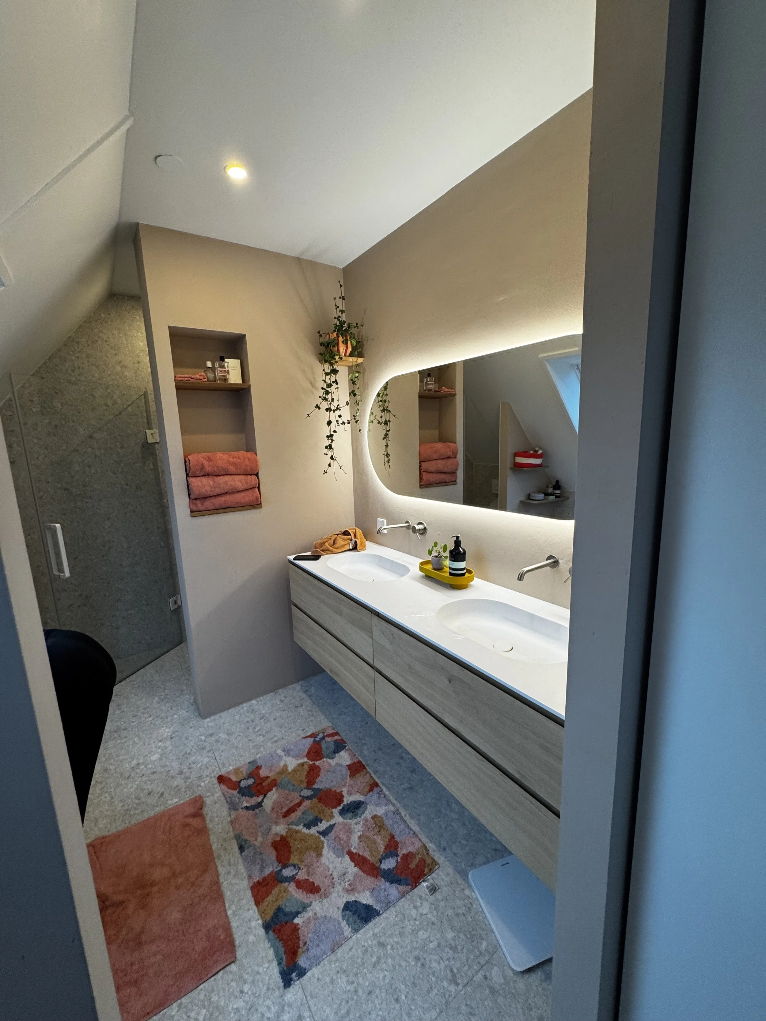 Verbouwing nieuwbouw badkamer tegelen