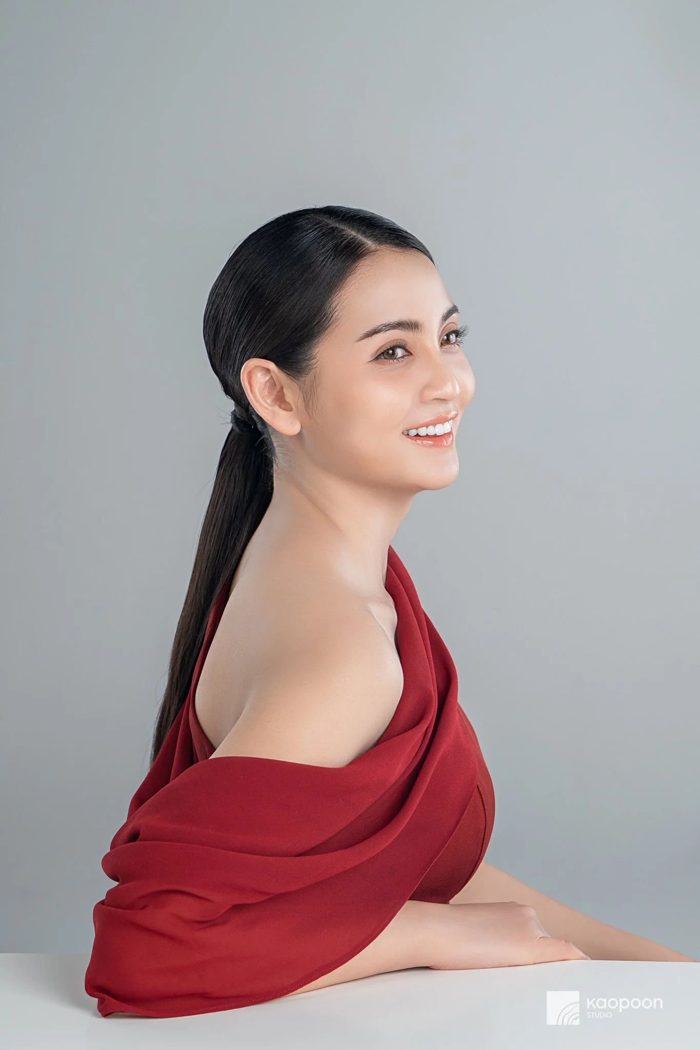 Night Cream_Model 01_DSC07597.jpg