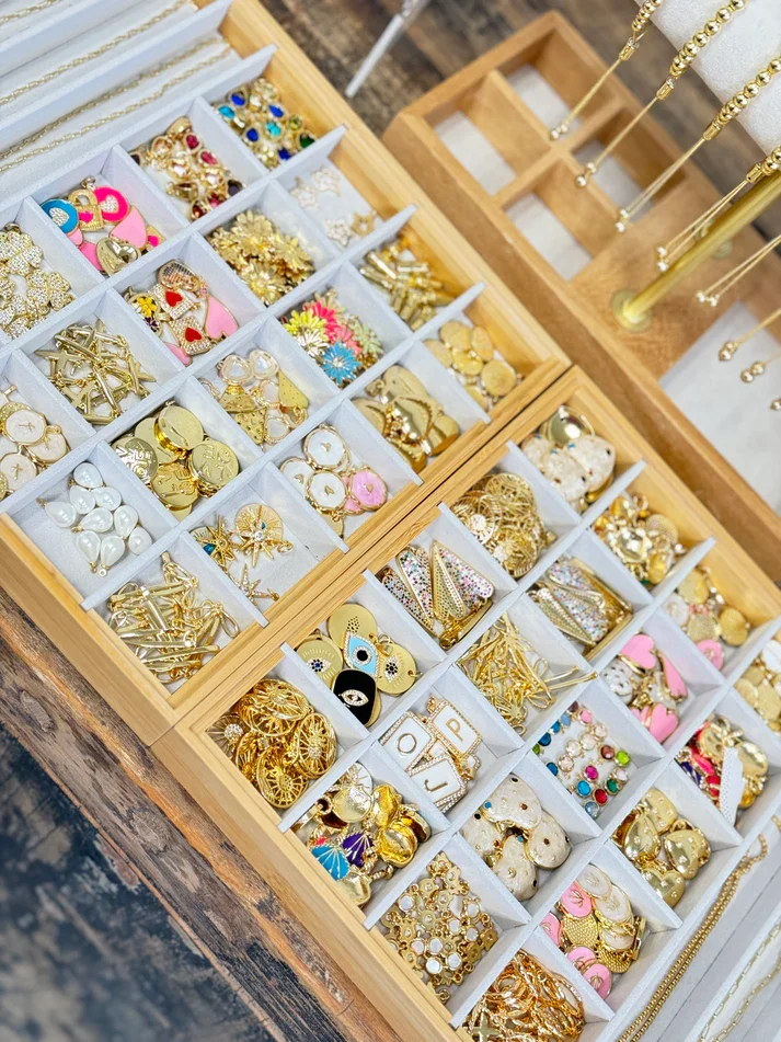 charm bar hen party workshop