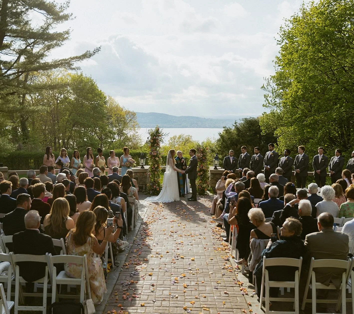 Where elegance and unmatched attention to detail meet, at @tappanhillmansion 

Venue: @tappanhillmansion
Catering: @abigailkirschculinary 
Photography: @karamccurdy 
Planning: @candicegrace_events 
Florals: @damselfly.designs 
Entertainment: @mtmeven