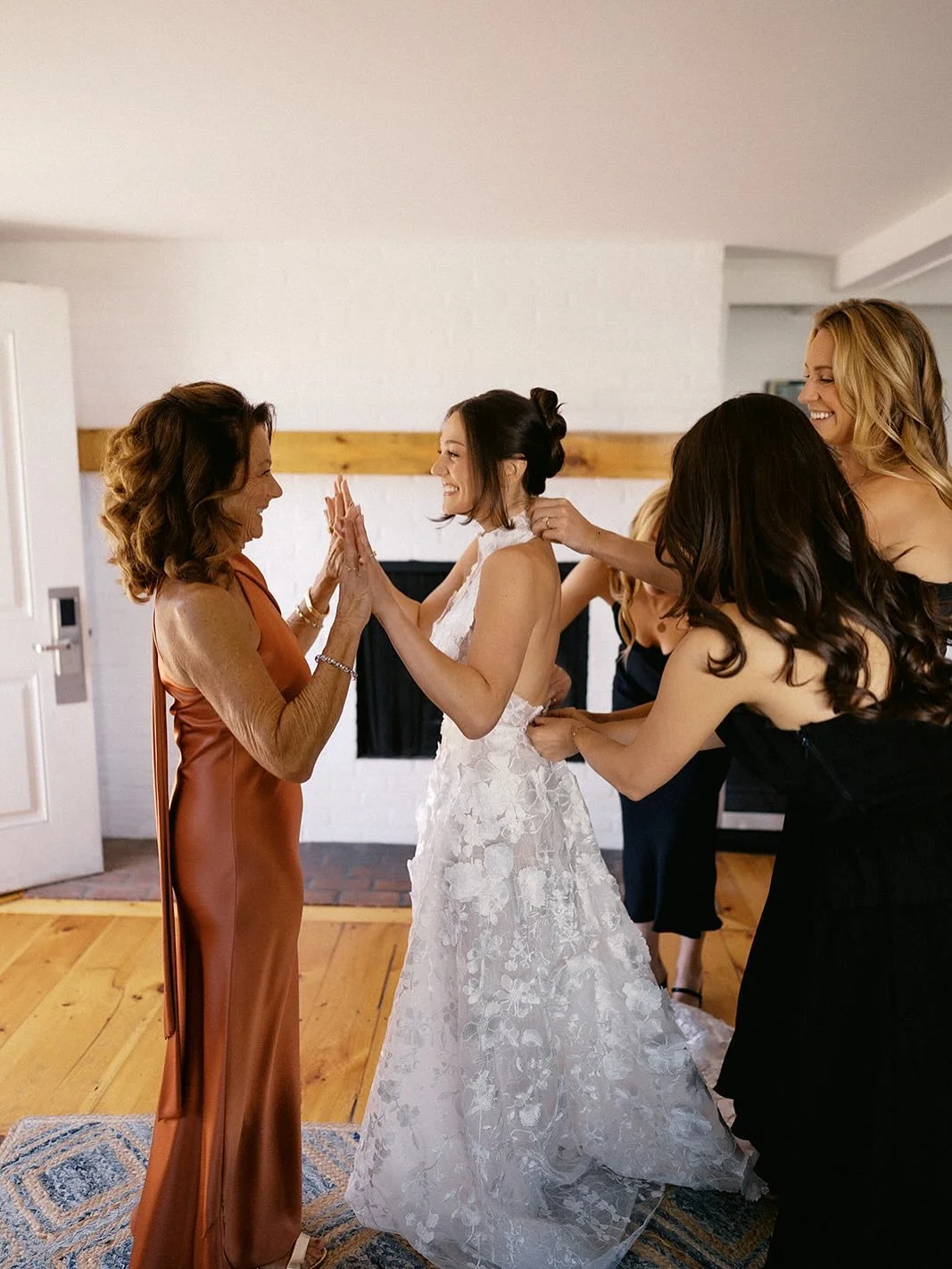 These are the moments the tug at our heart strings. 
Wishing L&amp;W the most beautiful marriage ahead 🩷

Venue: @equinoxresort 
Photography: @jpelario 
Planning: @candicegrace_events 
Entertainment: @jerrybennettentertainment The Sultans
Entertainm