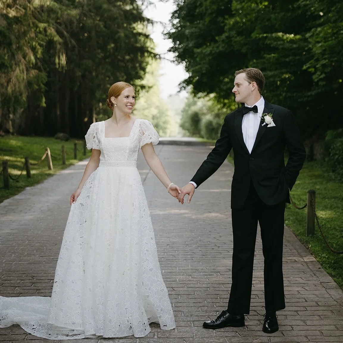 When the design steps back and the miners take lead.
Classic, calm, enduring!

Wedding Venue: @hildenethelincolnfamilyhome @hildeneweddings 
Welcome Party Venue:  @taconichotel 
Planning:  @candicegrace_events 
Photography:  @carolinemoretz_photo 
Fl