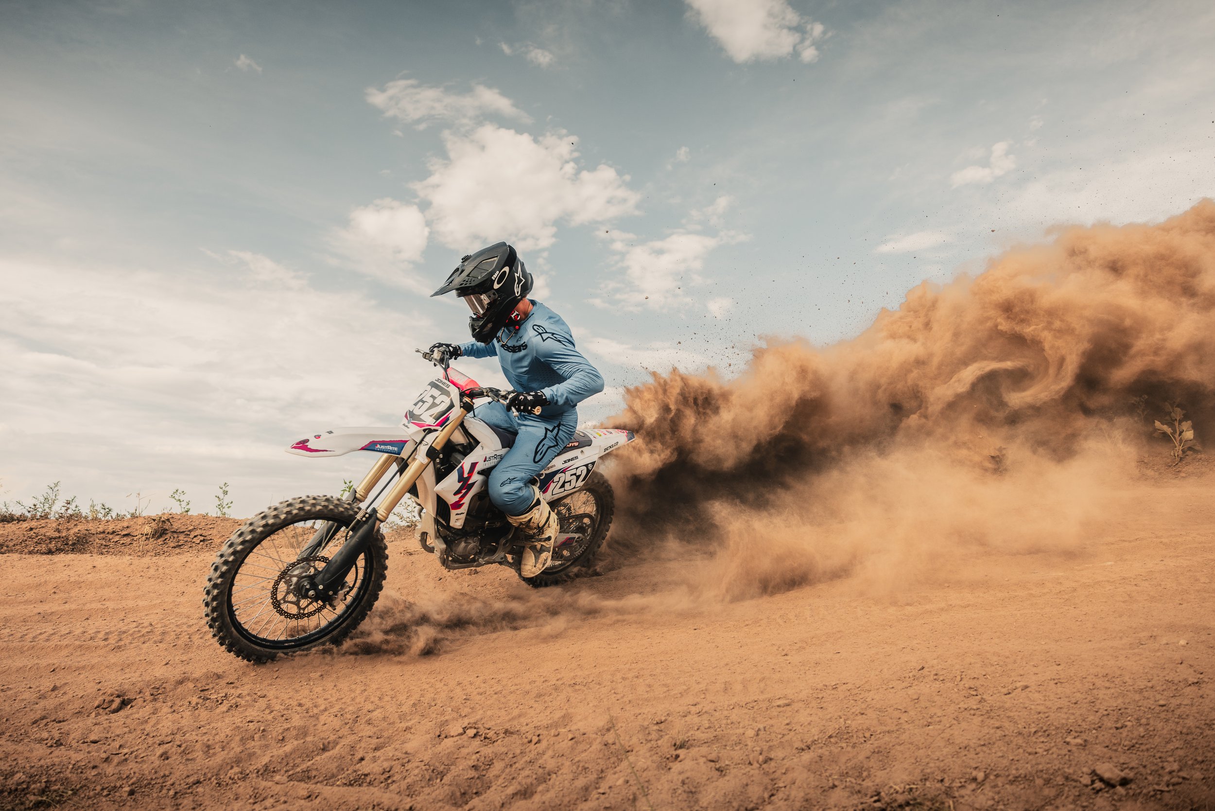 ACTION SPORTS PHOTOGRAPHY