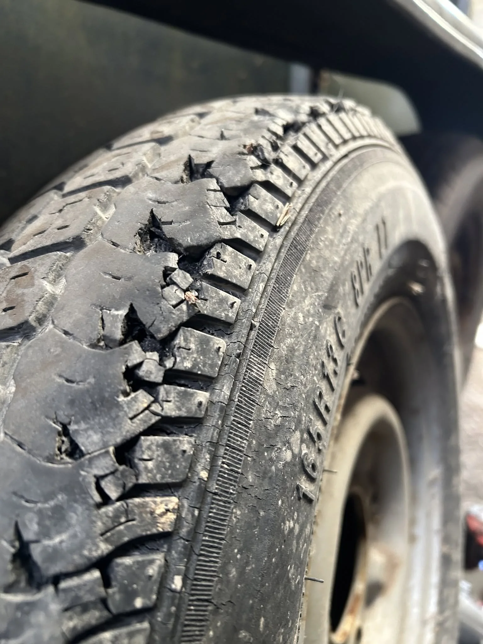 Trailer tyre damage