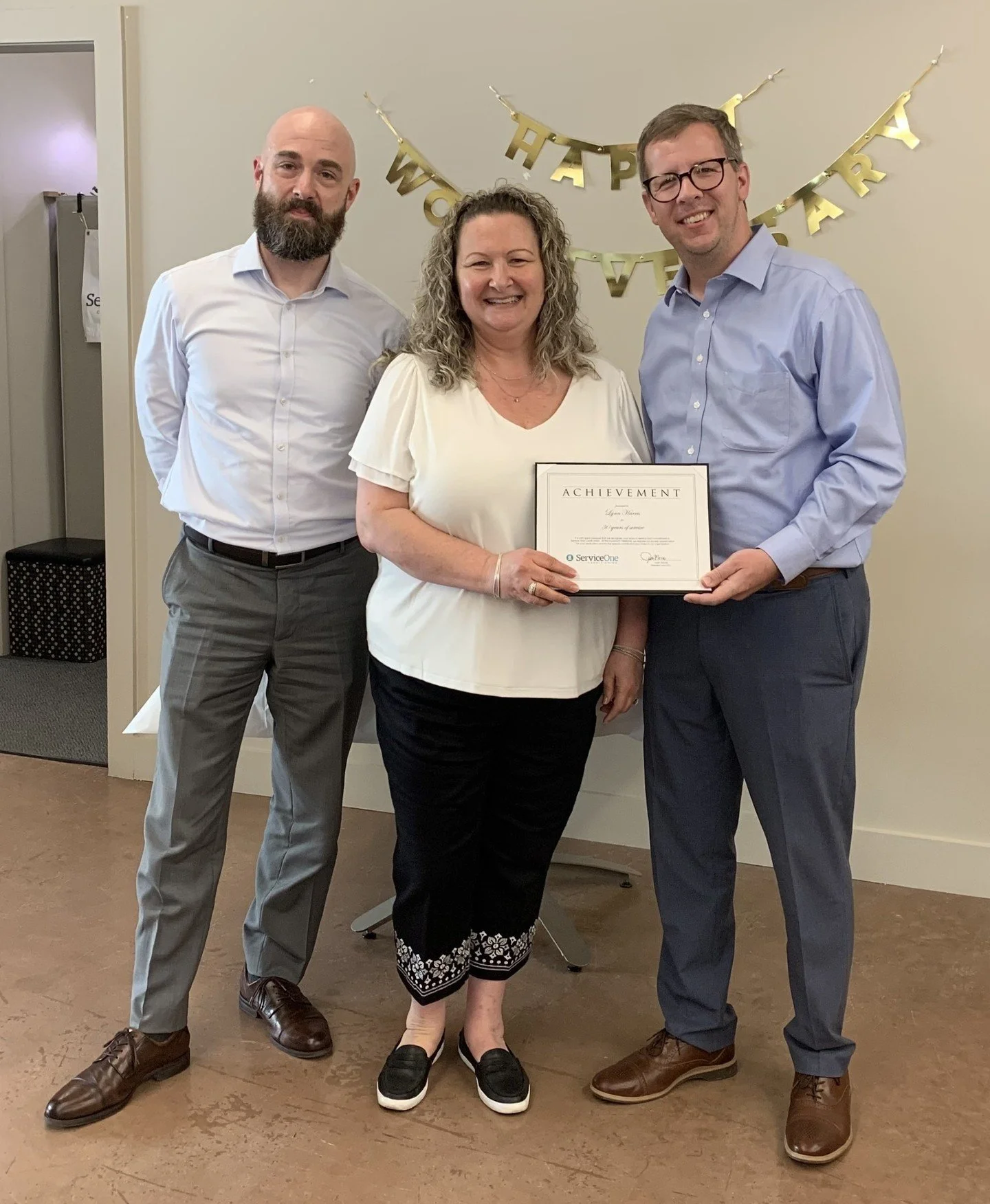 30 incredible years of making a difference! 🎉 Yesterday, we celebrated a truly special milestone: our Member Solutions Manager, Lynn Harris, marking 30 years with Service One Credit Union!
 
For three decades, she has been a steady guiding hand, a t
