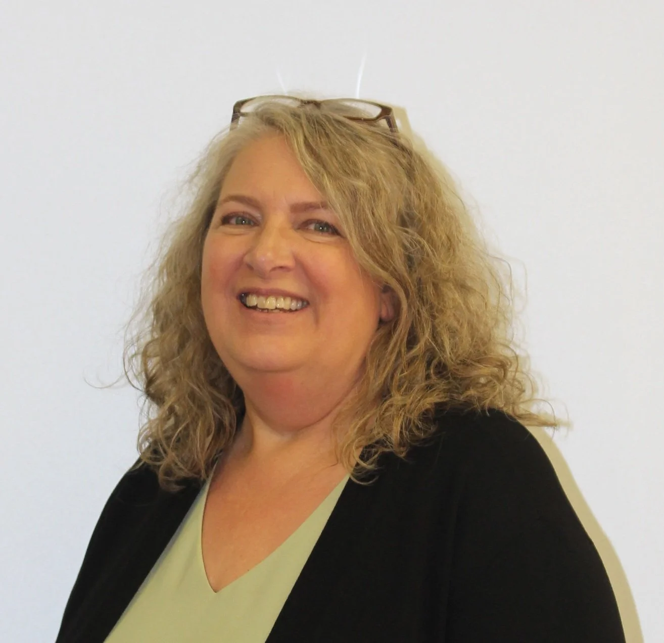 Cynthia Tong  Marketing/Financial Counselor