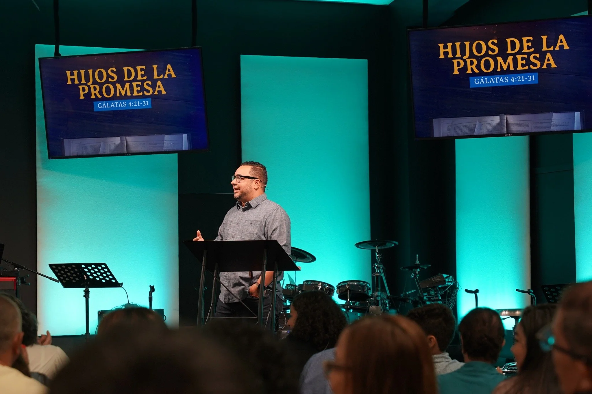 Ser hijos de Dios no es un premio que logramos, sino una gracia prometida que recibimos en Cristo.
Al participar juntos de la Mesa del Se&ntilde;or, recordamos que nuestra identidad est&aacute; asegurada en Su sacrificio y en Su gracia. #SoloCristo #