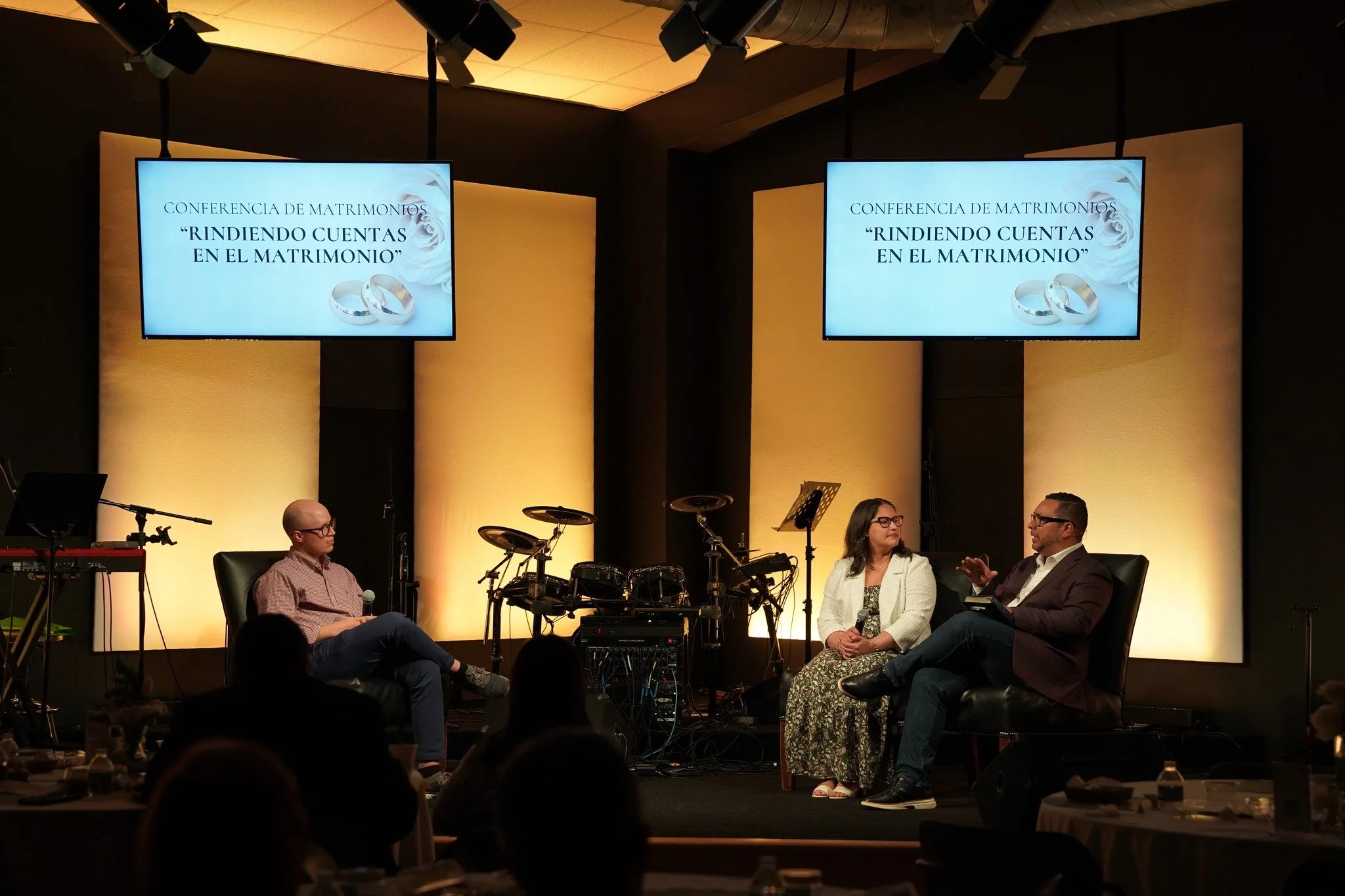 Hermoso tiempo el que pasamos anoche en nuestra conferencia de matrimonios, donde fuimos recordados que el matrimonio no se trata de vivir individualmente, sino de caminar juntos en gracia, responsabilidad y dependencia de Dios. 

&iexcl;La rendici&o