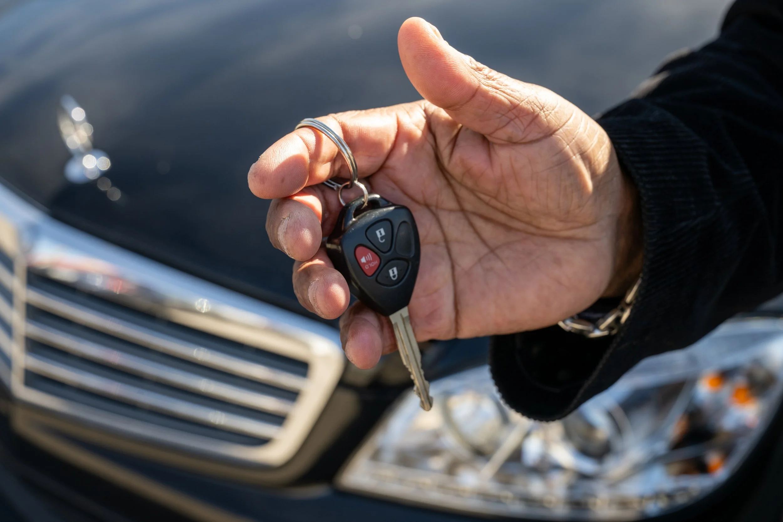 Un concessionnaire peut-il signaler un vol de voiture pour non-paiement ? Faits