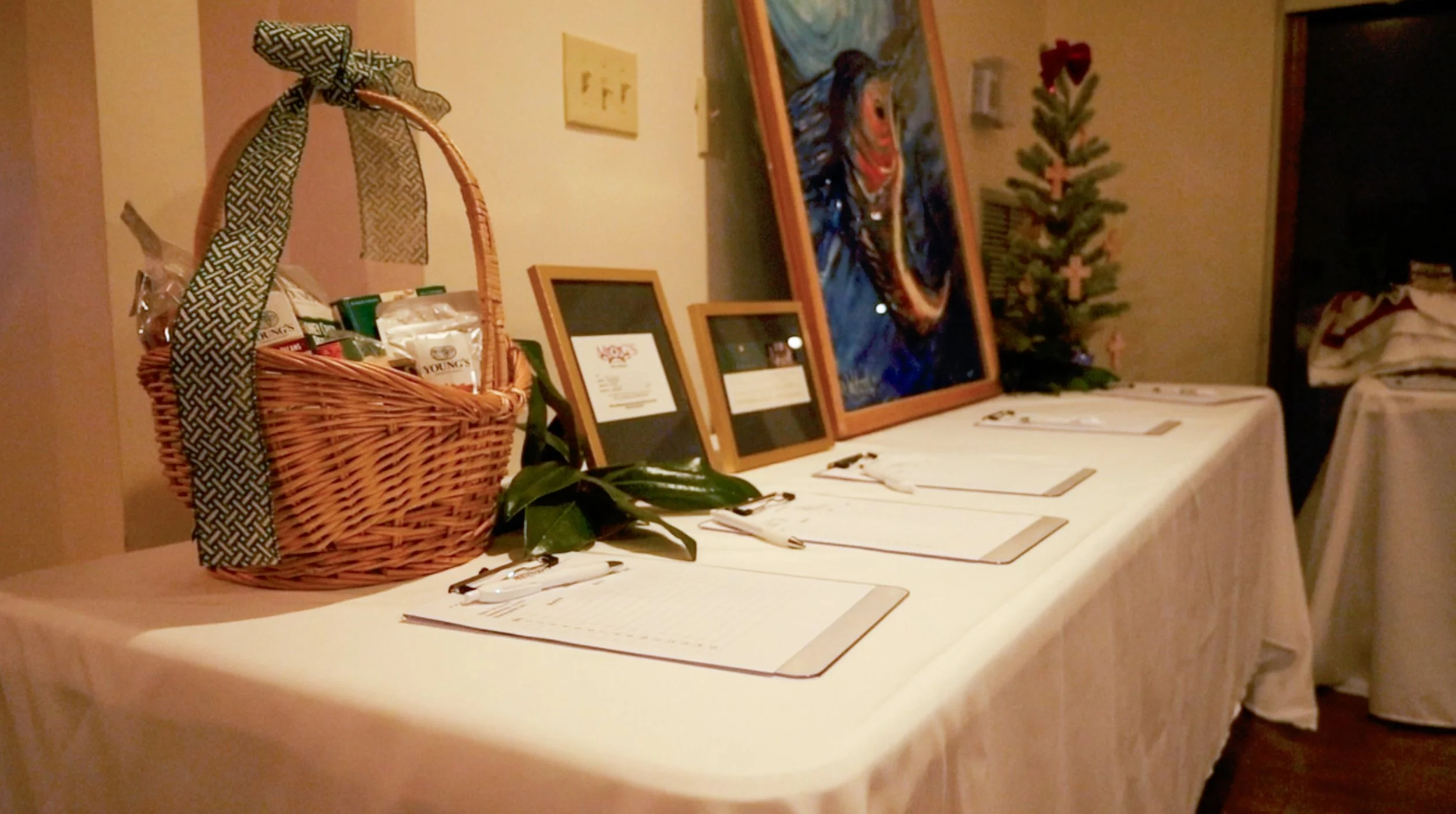 silent auction.jpg