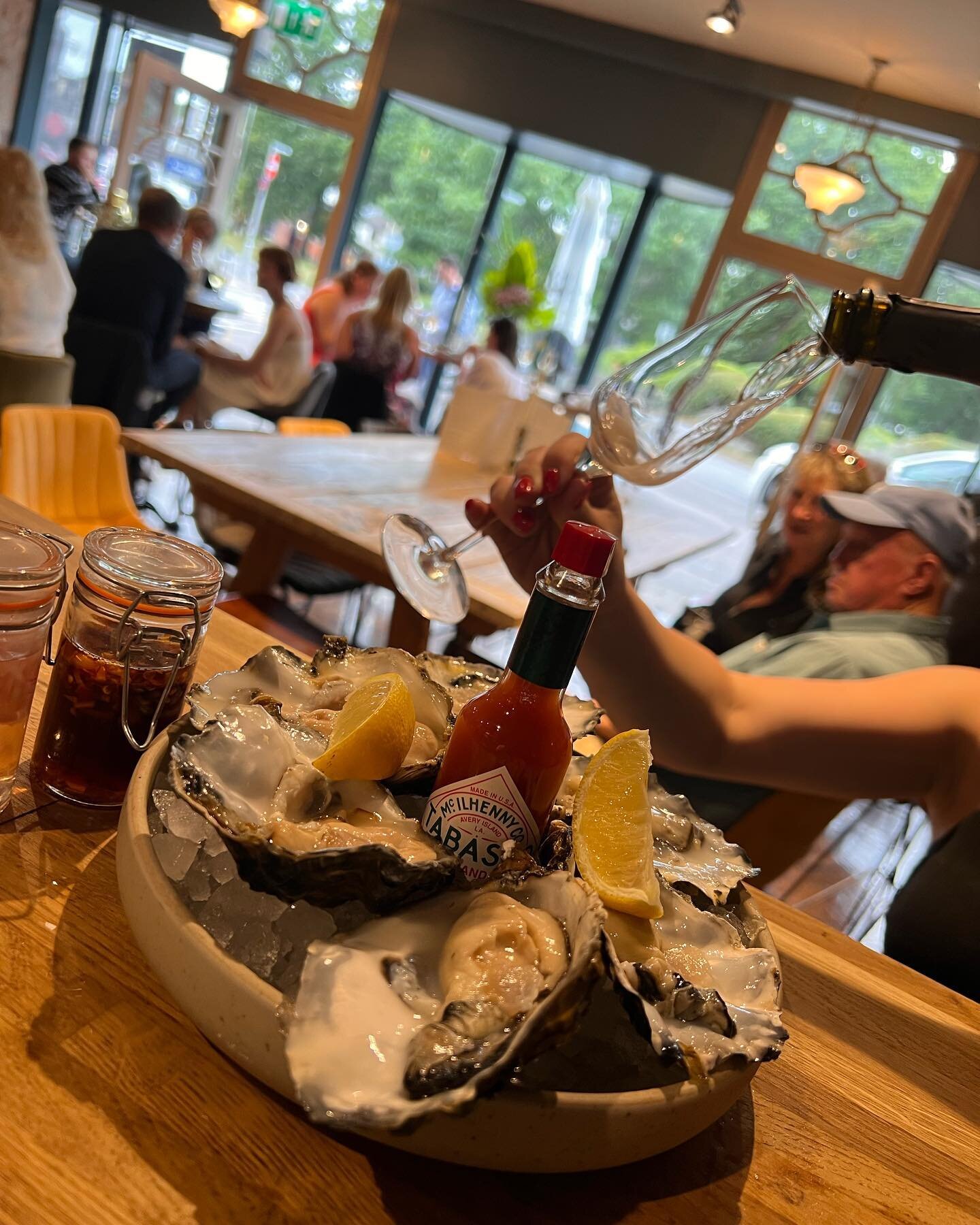 Oyster &amp; champagne night 🦪🍾

Thanks to everybody that made last night such a great night! 

Our next Oyster &amp; champagne event will be announced very soon 🥂

Join us today for happy hour 3pm - 6pm 🍻

#oystersandchampagne #oysters #champagn