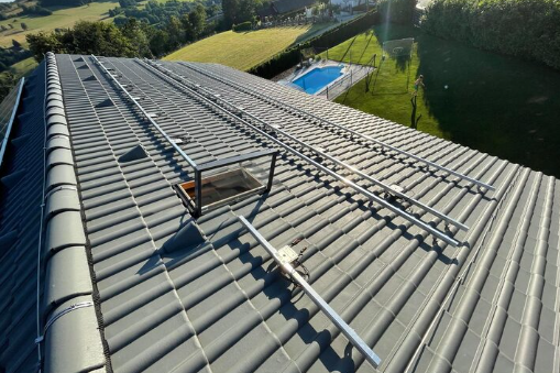 Common Roofing System