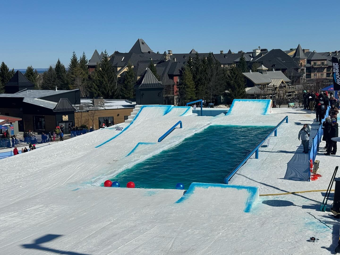 @redbull SloapSoakers has just gone down at @bluemtnresort ! 🏝️🏄&zwj;♂️😏