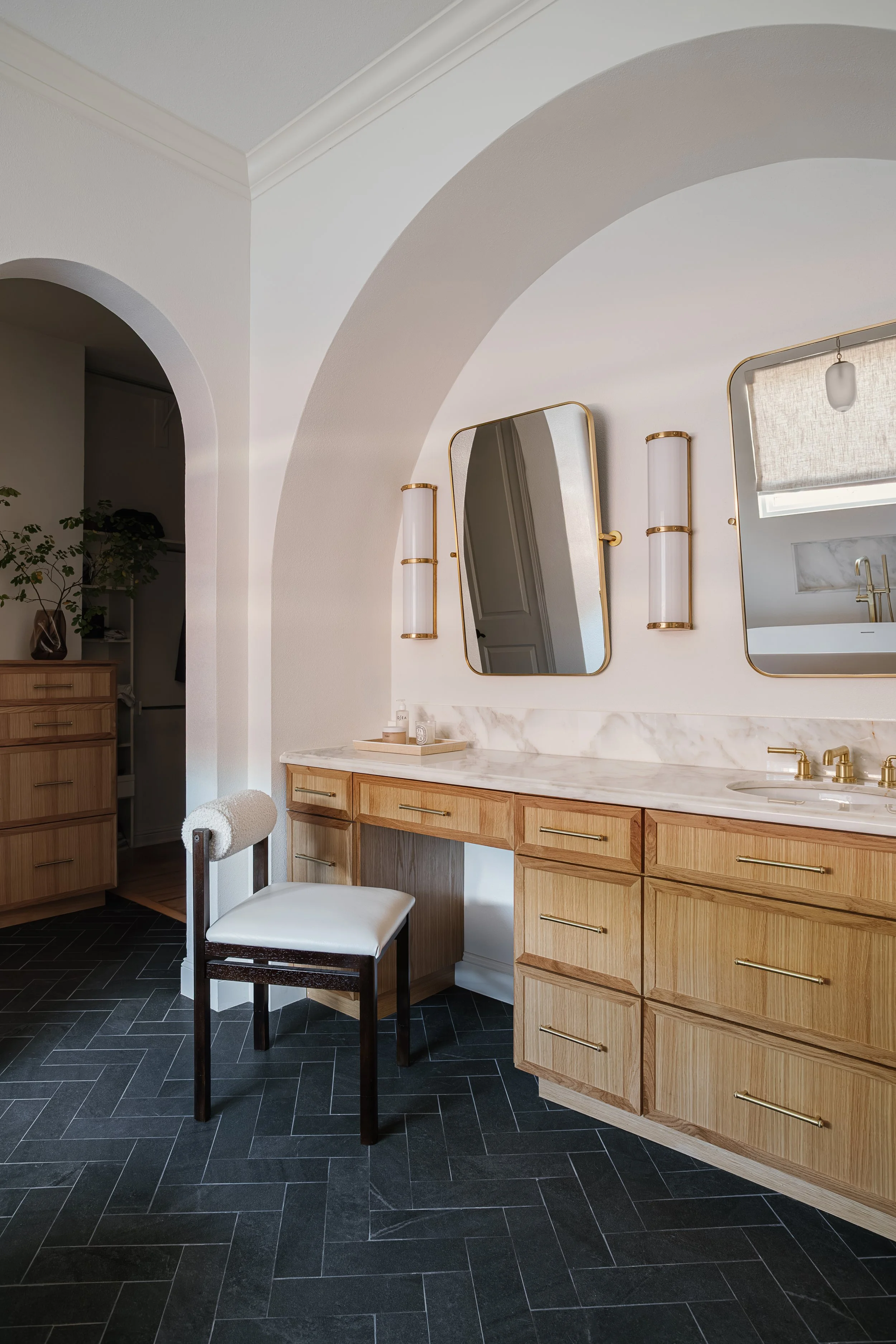 15_Bathrooms.jpg
