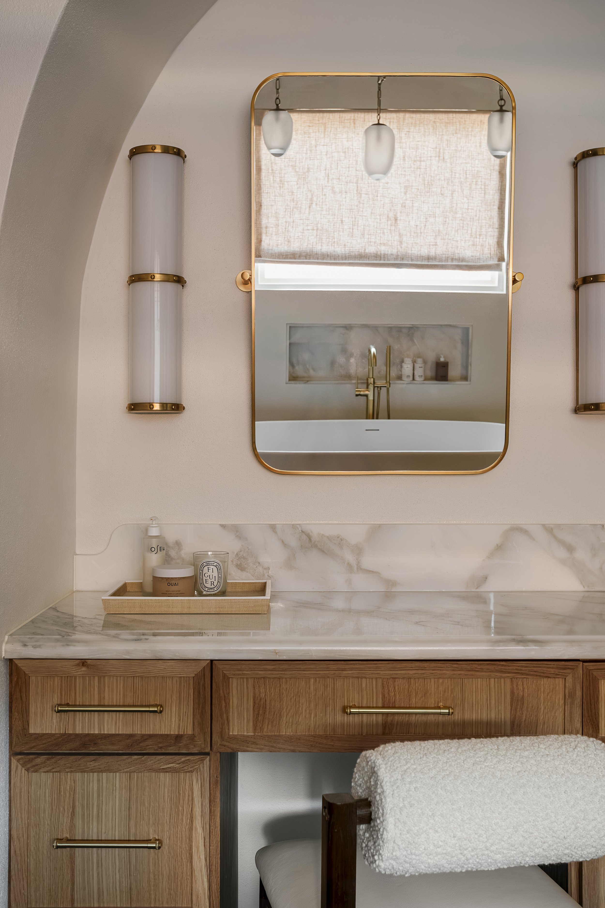 16_Bathrooms.jpg